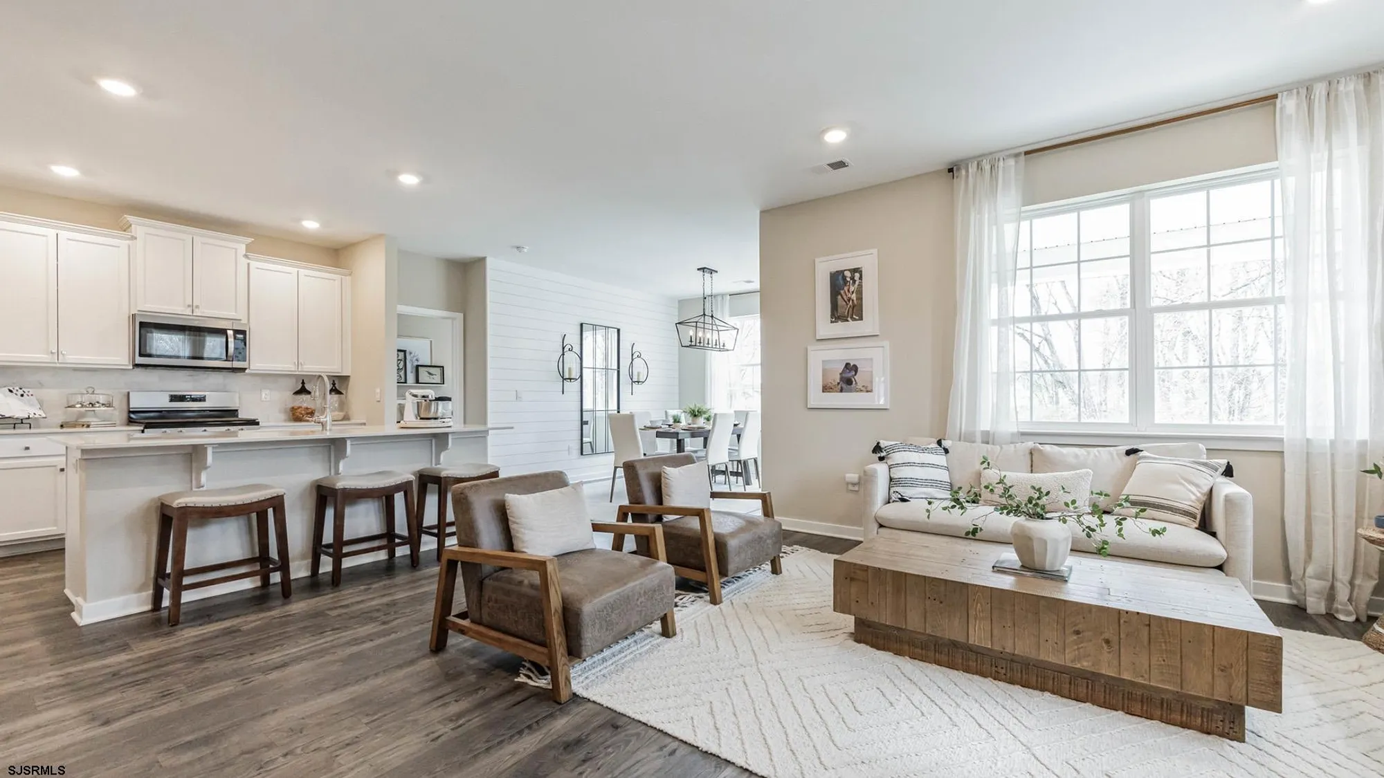 Property Slideshow image 12 of 28 | 256 huntington dr, Egg Harbor Township, NJ, 08234