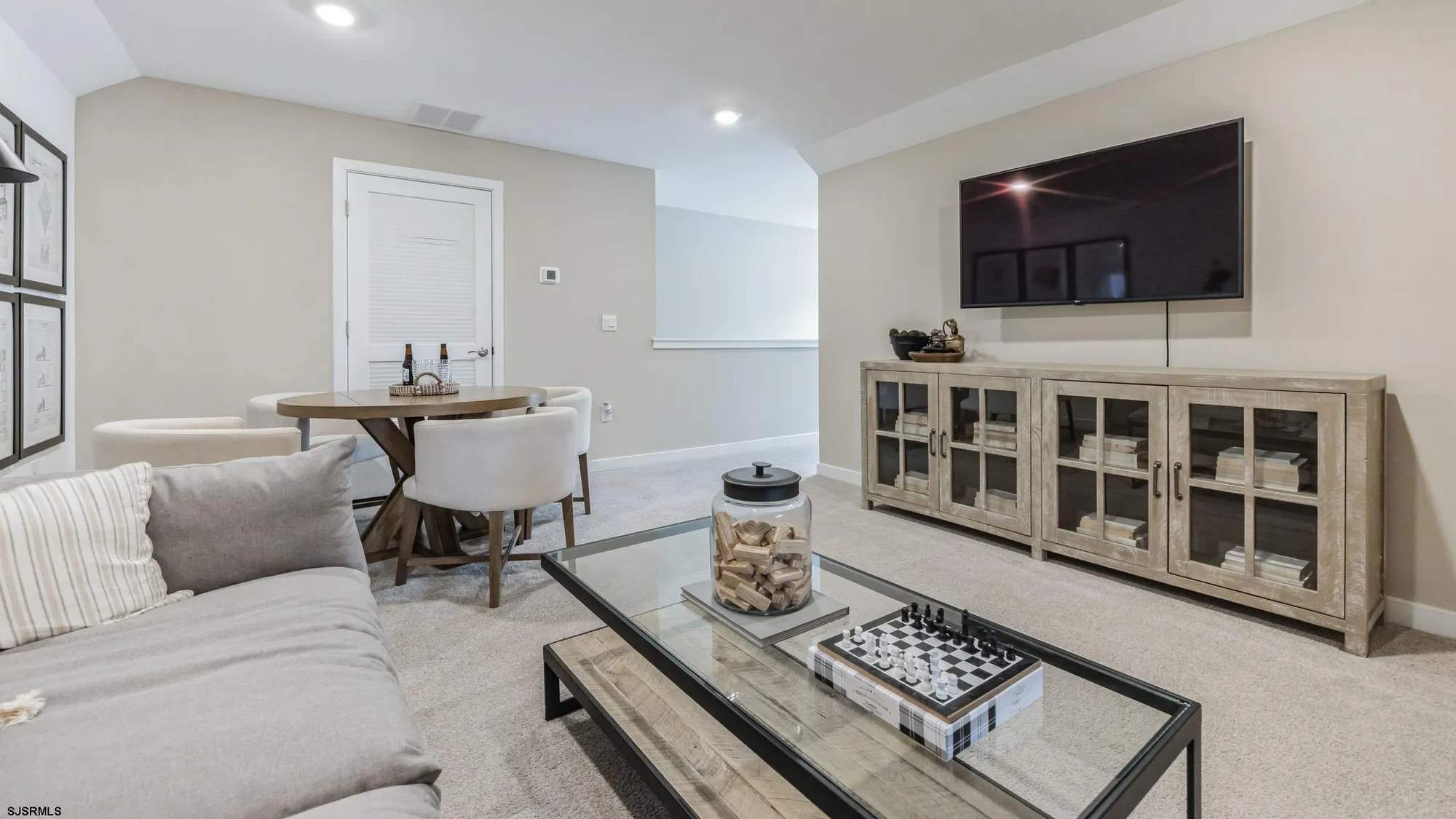 Property Slideshow image 23 of 28 | 256 huntington dr, Egg Harbor Township, NJ, 08234