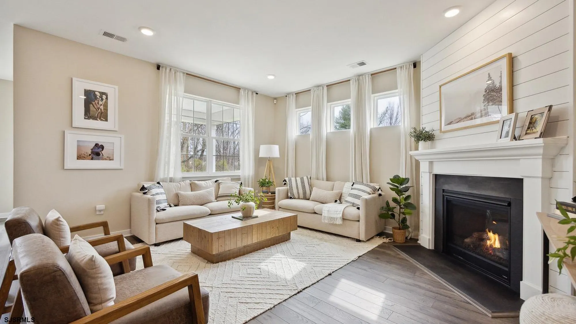 Property Slideshow image 5 of 28 | 256 huntington dr, Egg Harbor Township, NJ, 08234