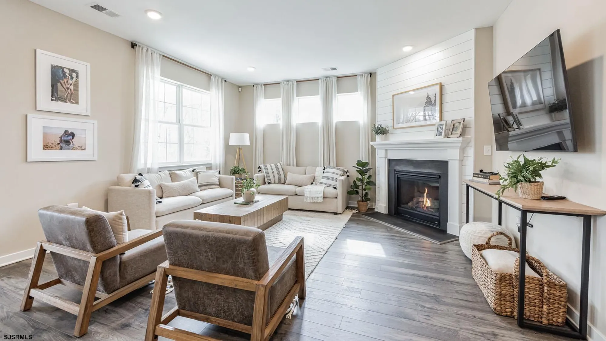 Property Slideshow image 10 of 28 | 256 huntington dr, Egg Harbor Township, NJ, 08234