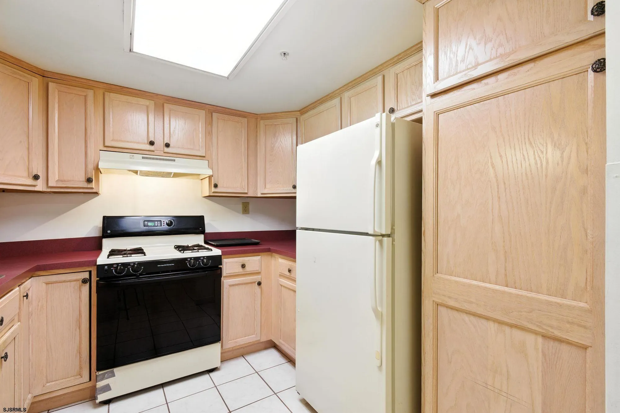 Property Slideshow image 11 of 30 | 3104 dolphin ave # 3104, Northfield, NJ, 08225