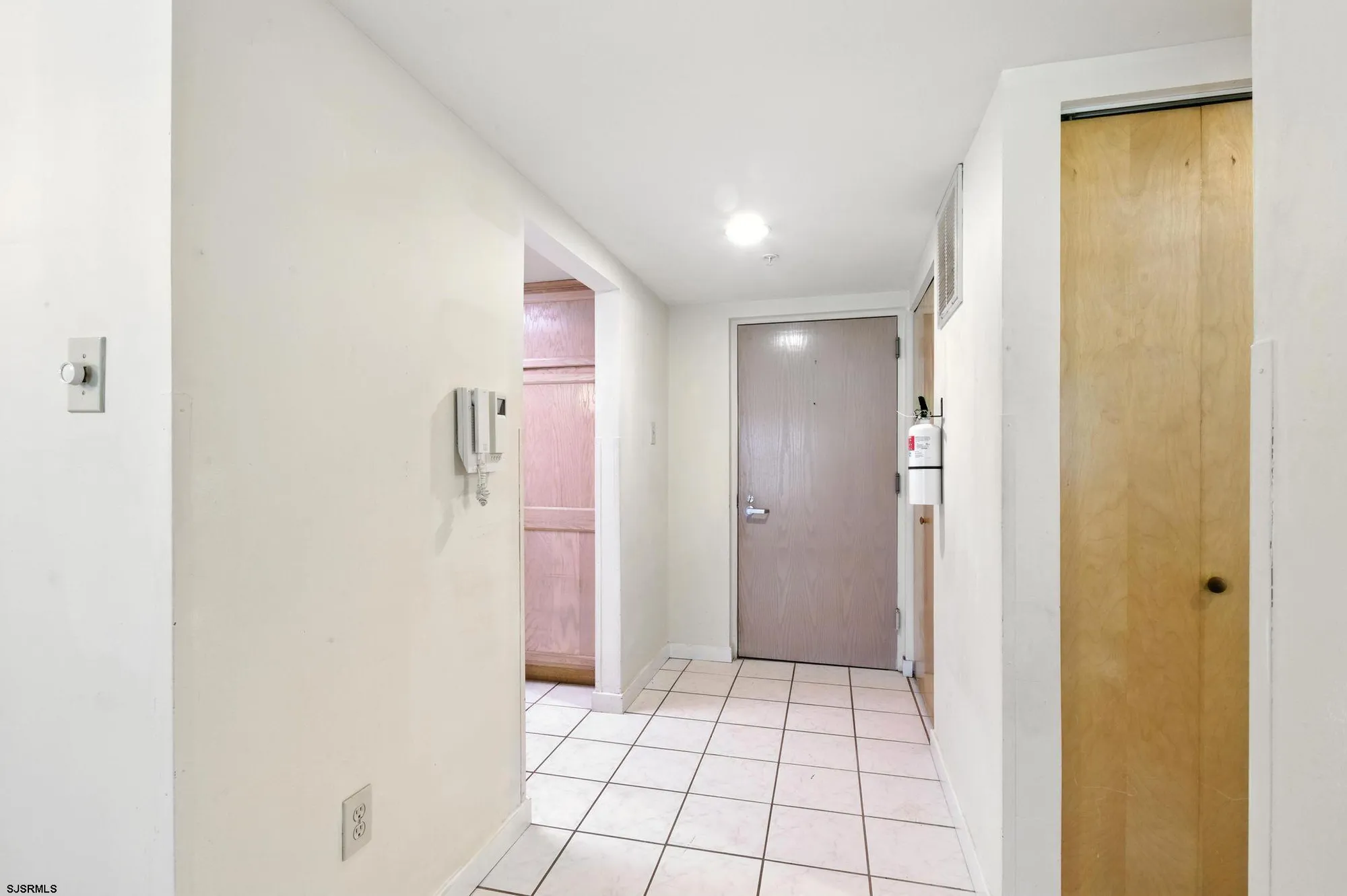 Property Slideshow image 14 of 30 | 3104 dolphin ave # 3104, Northfield, NJ, 08225