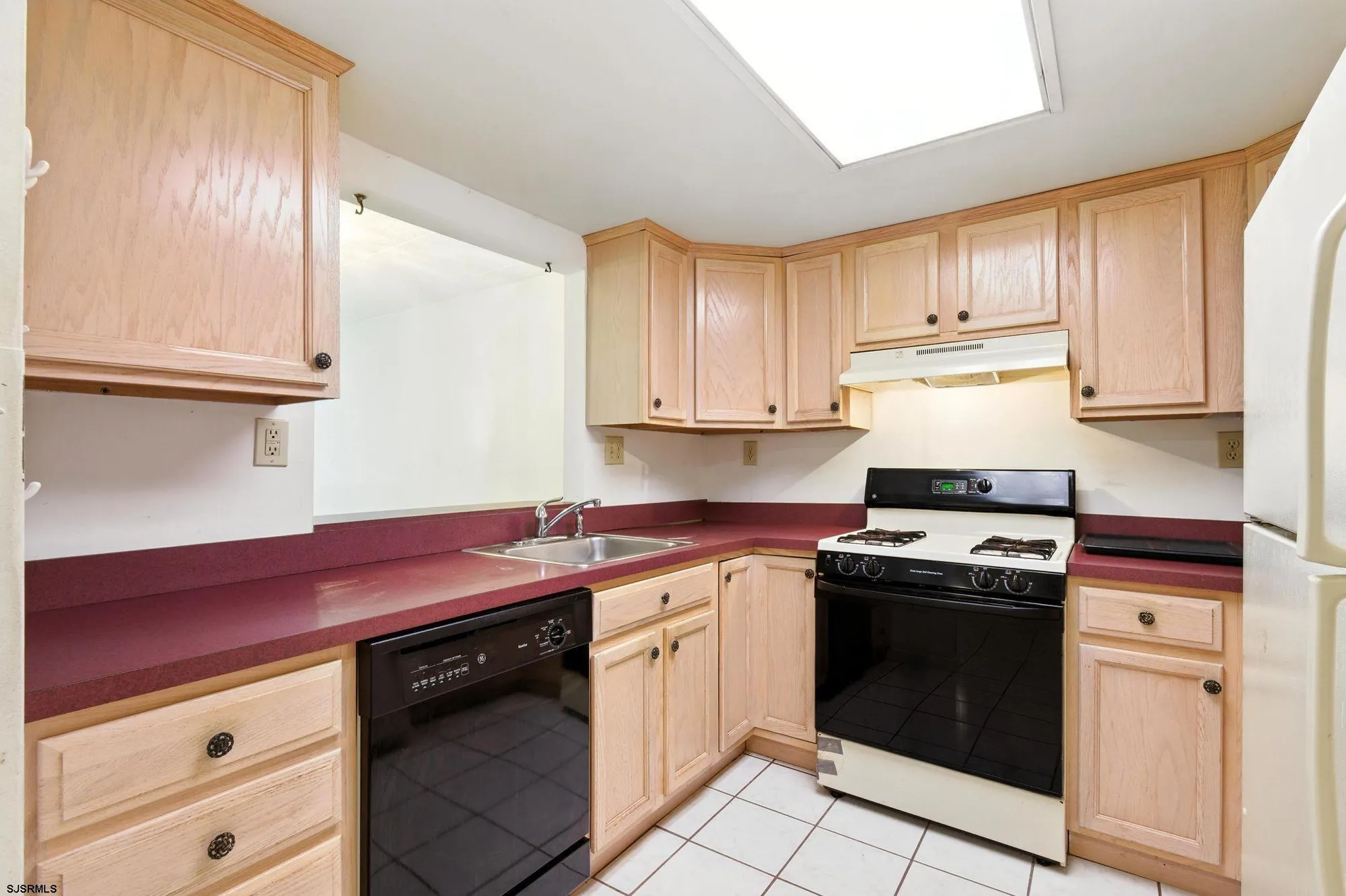 Property Slideshow image 10 of 30 | 3104 dolphin ave # 3104, Northfield, NJ, 08225