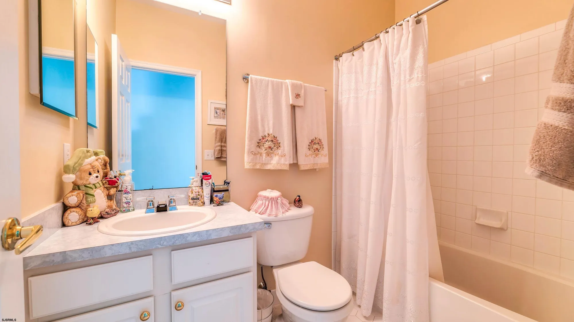 Property Slideshow image 21 of 39 | 115 devon ct, Galloway, NJ, 08205