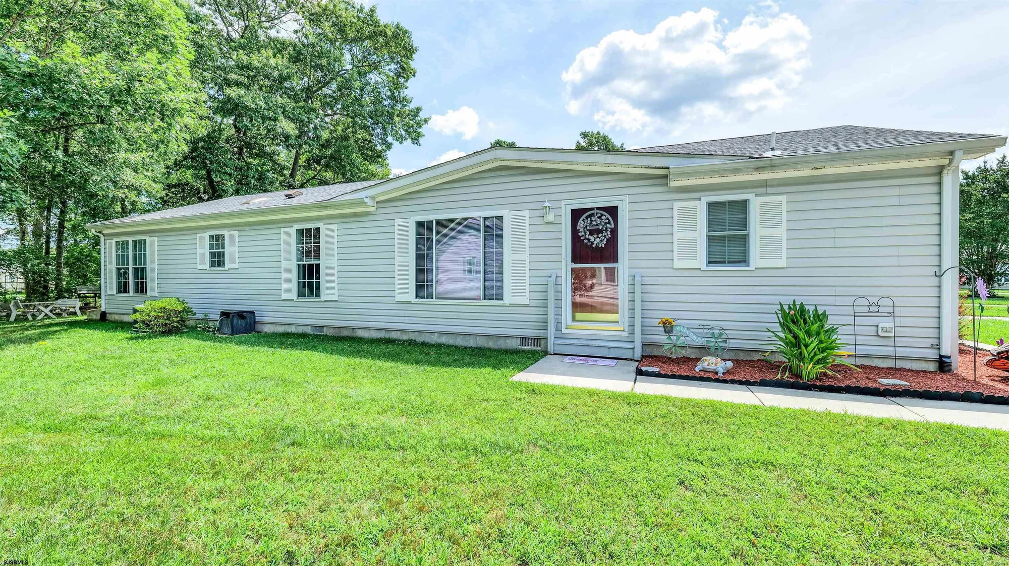 Property Slideshow image 1 of 39 | 172 turnberry ct, Mays Landing, NJ, 08330