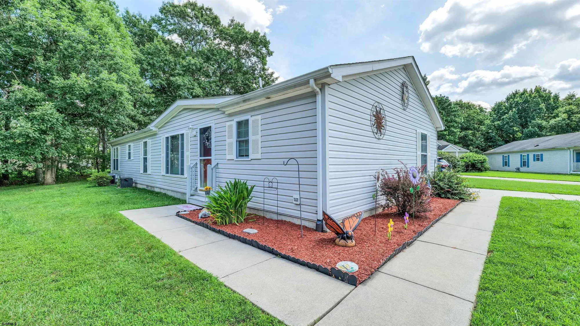 Property Slideshow image 3 of 39 | 172 turnberry ct, Mays Landing, NJ, 08330