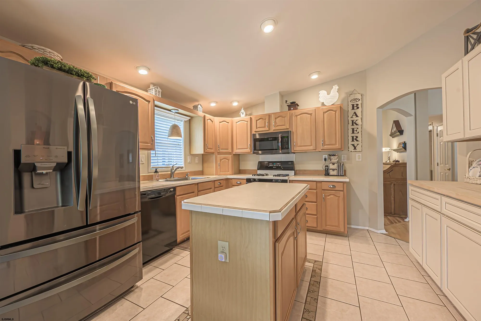 Property Slideshow image 11 of 26 | 156 muirfield ct, Mays Landing, NJ, 08330