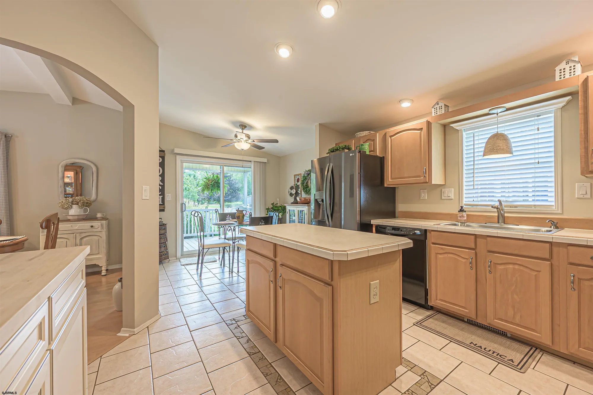Property Slideshow image 10 of 26 | 156 muirfield ct, Mays Landing, NJ, 08330