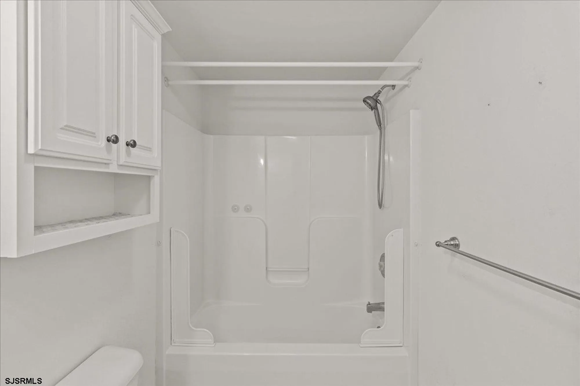 Property Slideshow image 20 of 39 | 26 baltusrol dr, Mays Landing, NJ, 08330