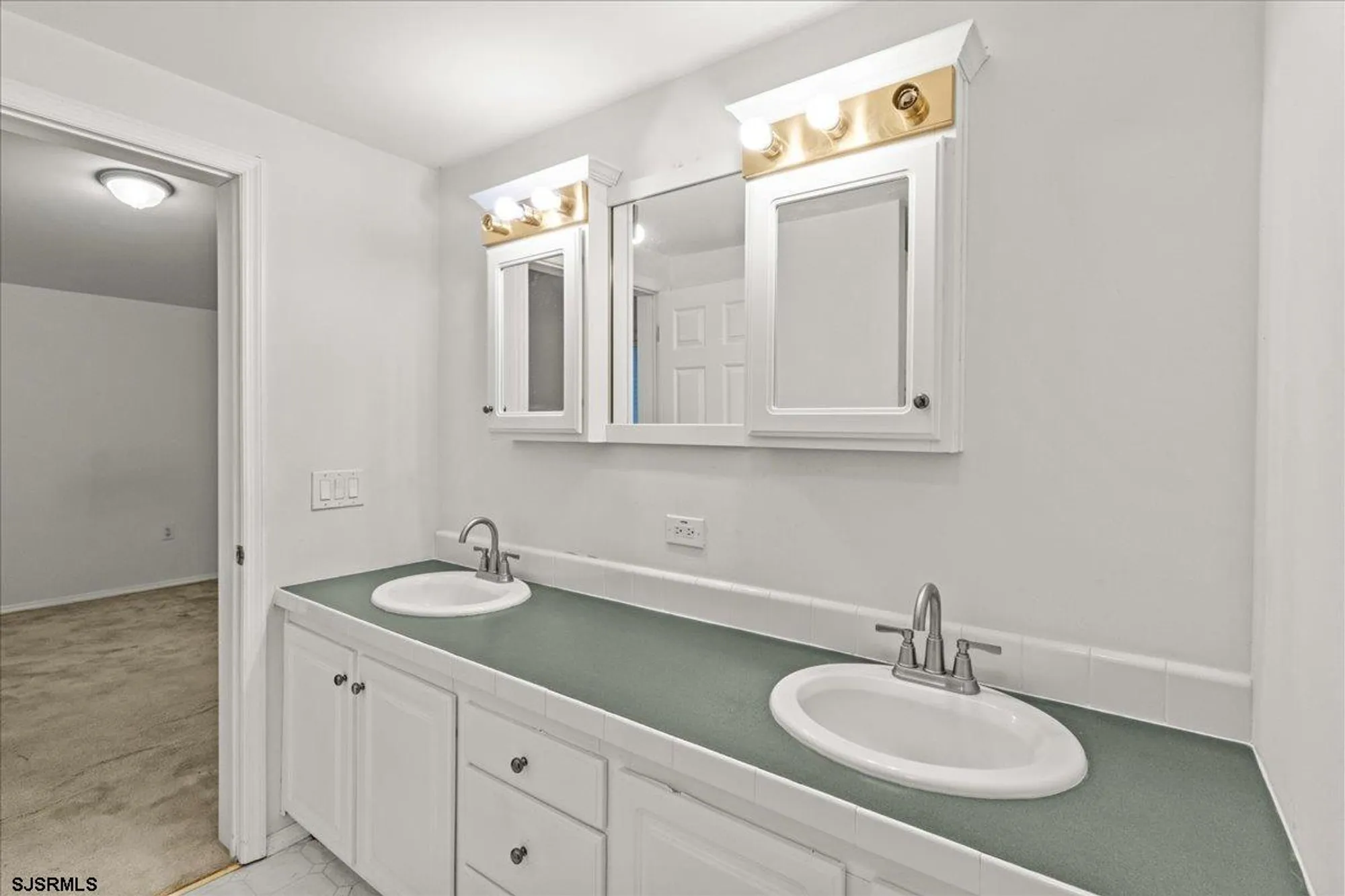 Property Slideshow image 30 of 39 | 26 baltusrol dr, Mays Landing, NJ, 08330