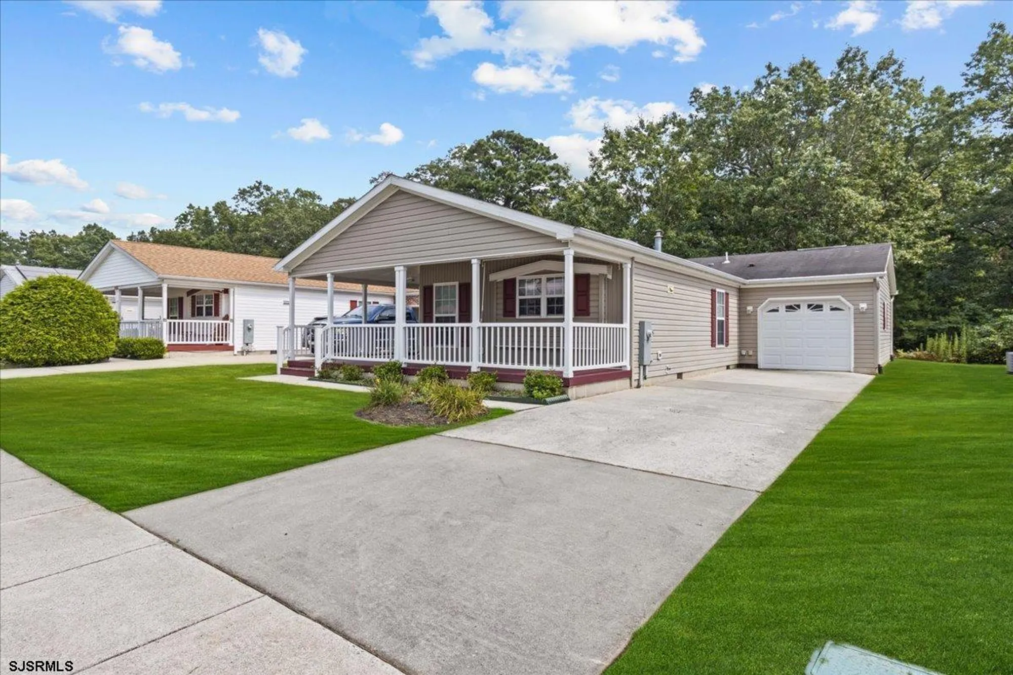 Property Slideshow image 3 of 39 | 26 baltusrol dr, Mays Landing, NJ, 08330