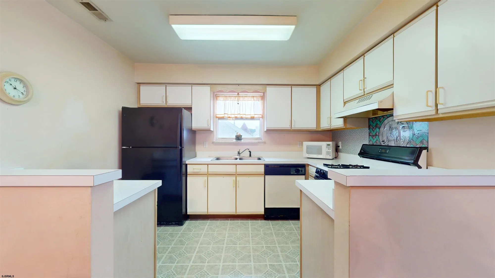 Property Slideshow image 16 of 48 | 90 e woodland ave # 90, Absecon, NJ, 08201