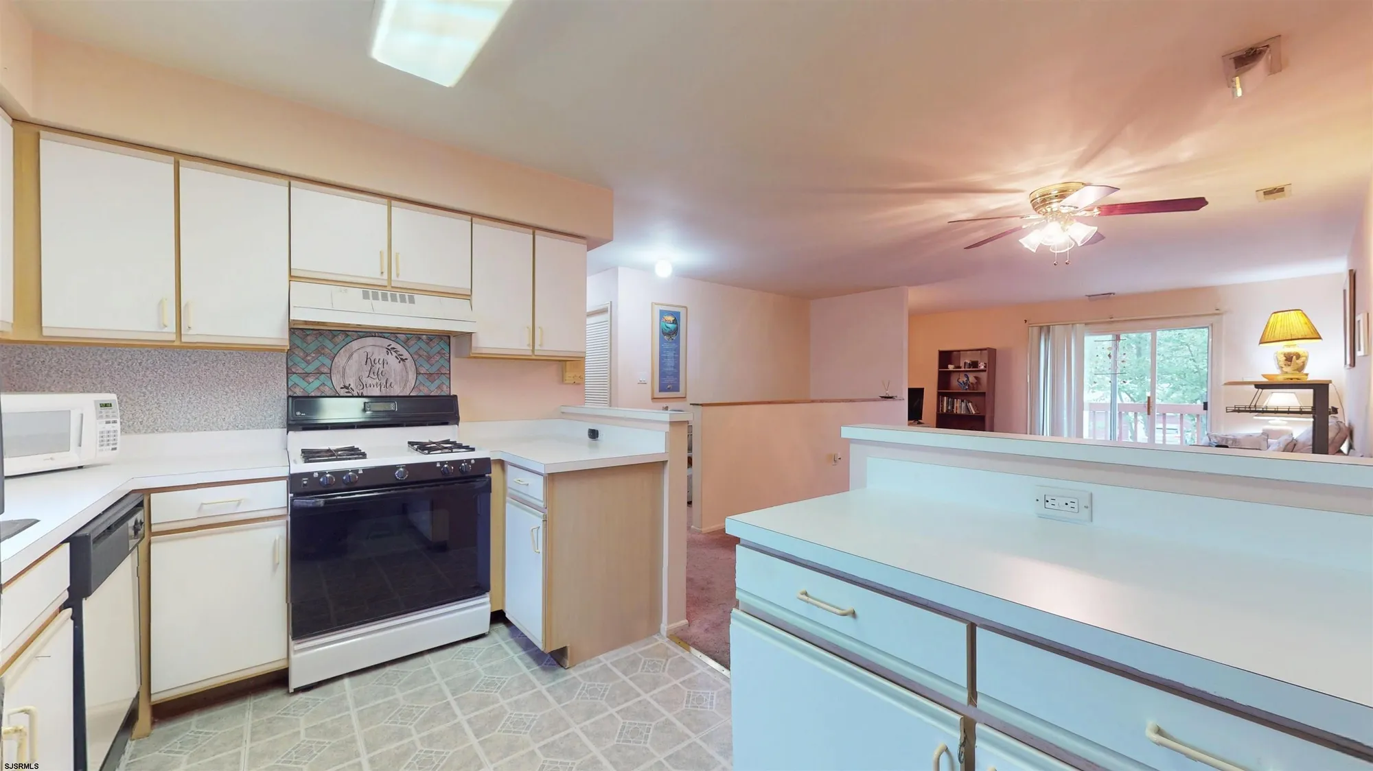 Property Slideshow image 18 of 48 | 90 e woodland ave # 90, Absecon, NJ, 08201