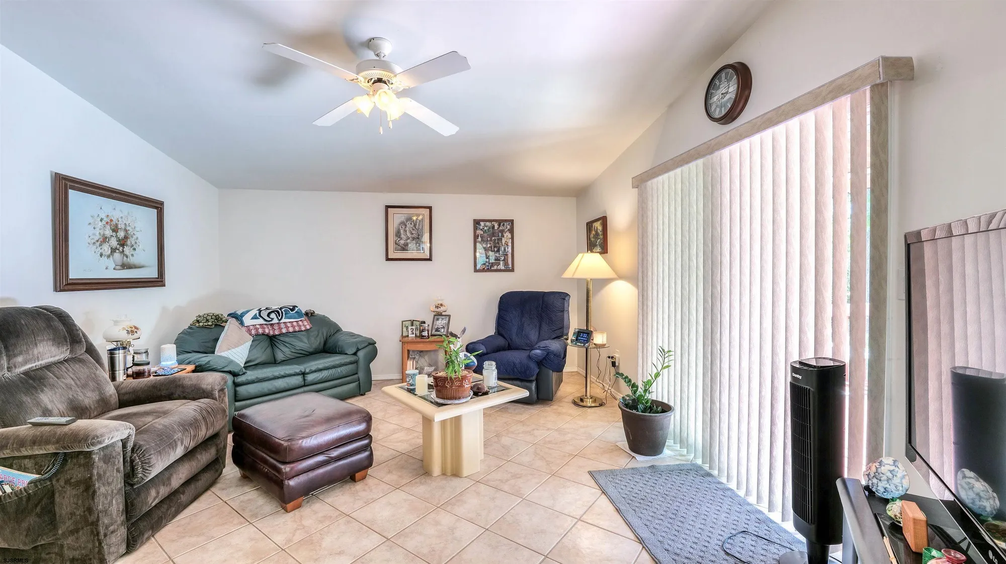 Property Slideshow image 14 of 34 | 218 burning tree ct, Mays Landing, NJ, 08330