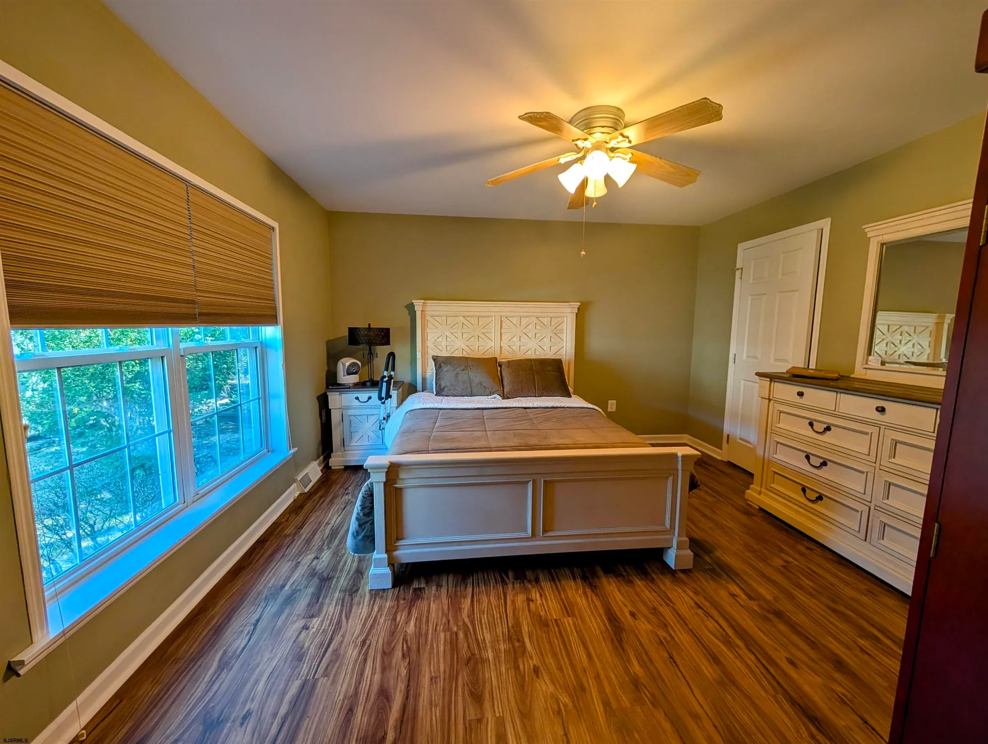 Property Slideshow image 27 of 33 | 39 dogwood ln, Mays Landing, NJ, 08330