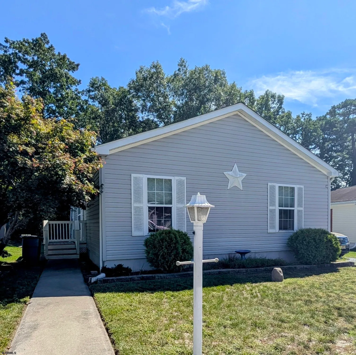 Property Slideshow image 5 of 33 | 39 dogwood ln, Mays Landing, NJ, 08330