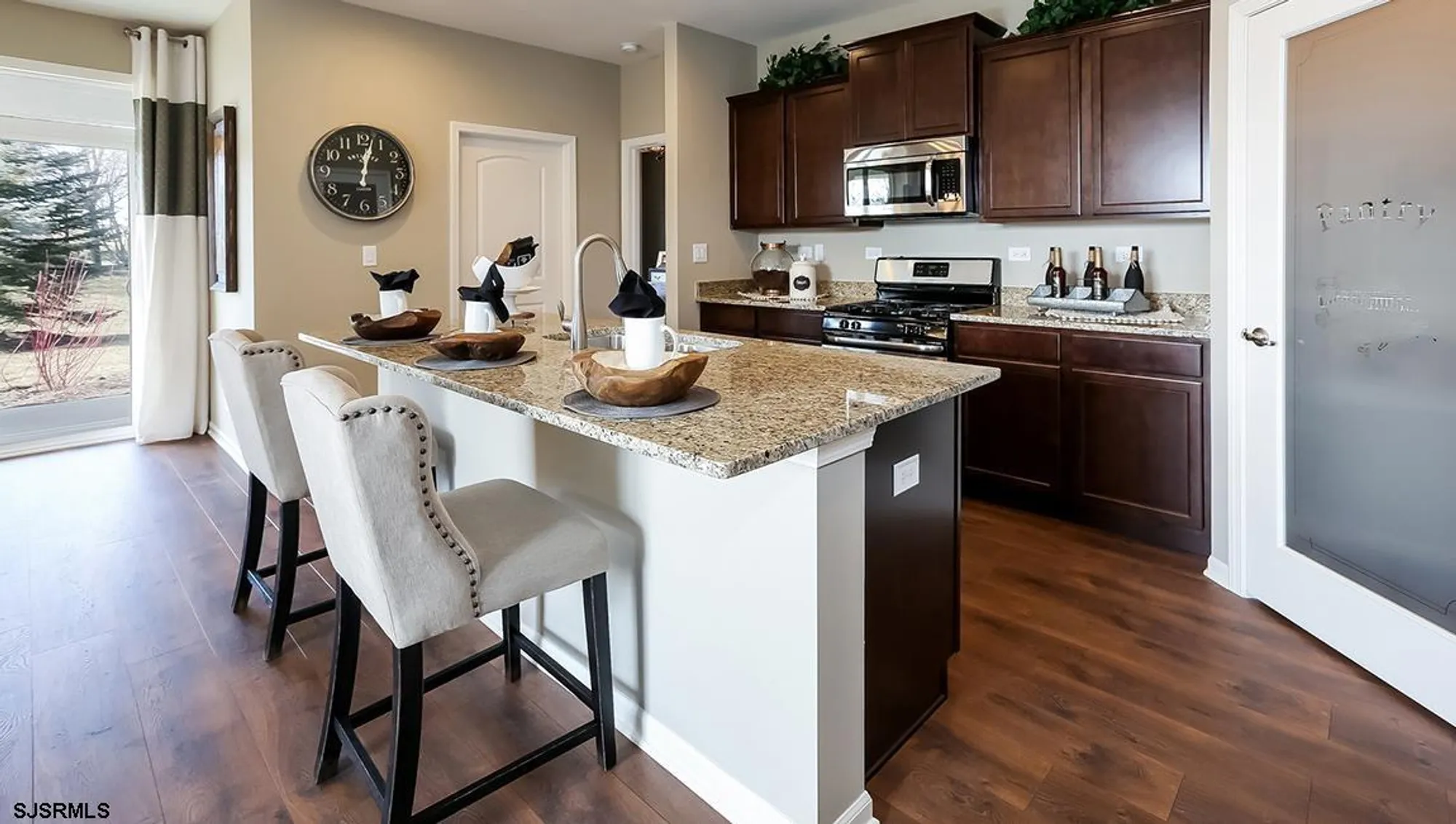 Property Slideshow image 11 of 18 | 254 huntington dr, Egg Harbor Township, NJ, 08234