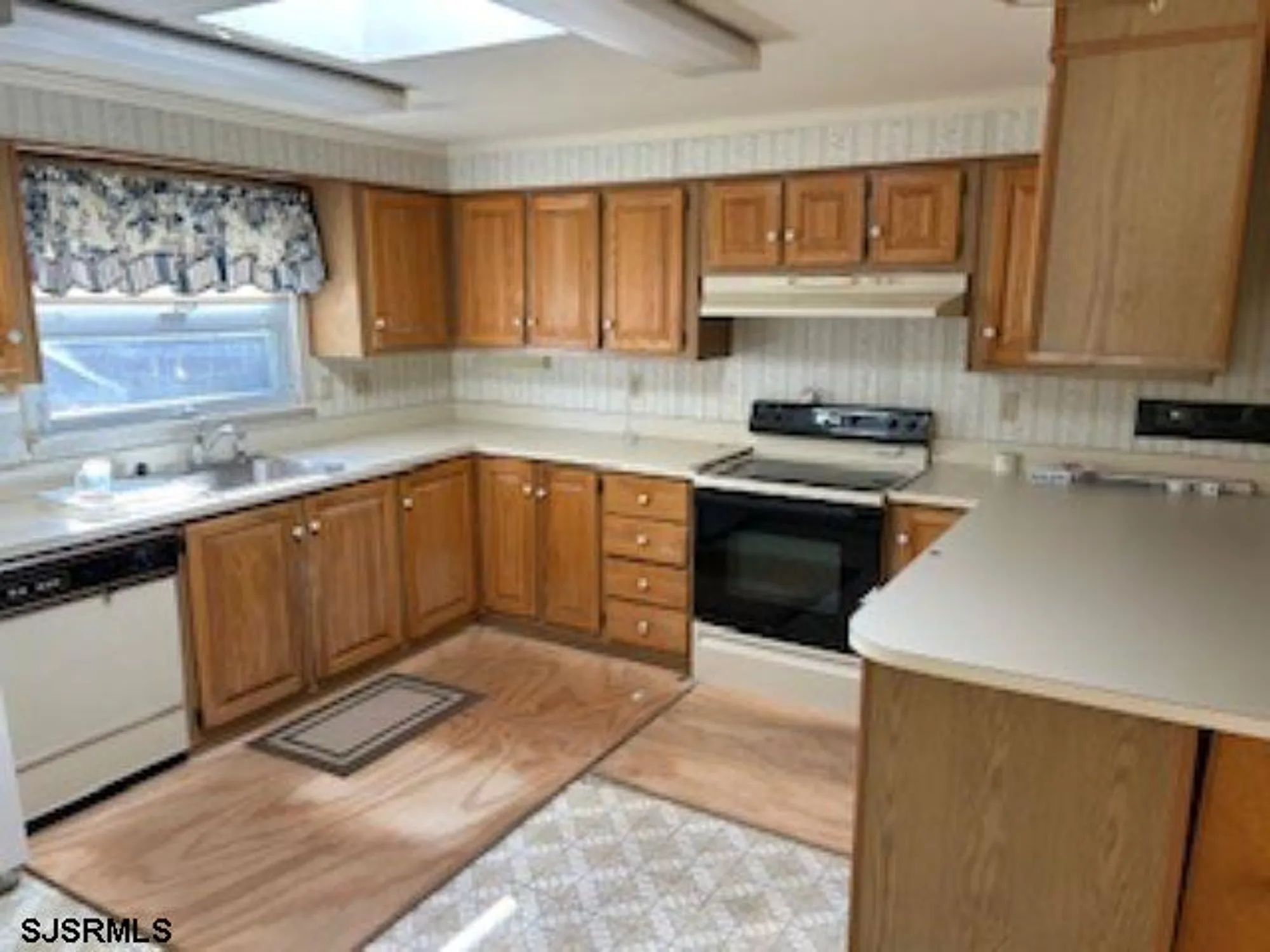 Property Slideshow image 4 of 10 | 10 locust ct, Mays Landing, NJ, 08330