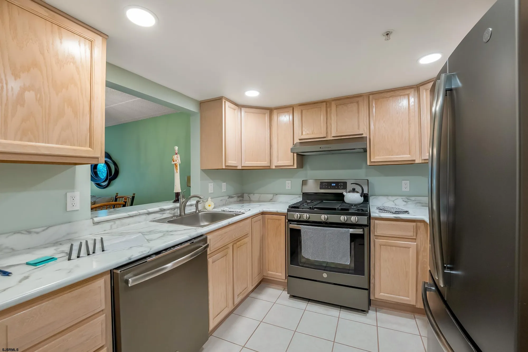 Property Slideshow image 15 of 39 | 3210 dolphin ave # 3210, Northfield, NJ, 08225