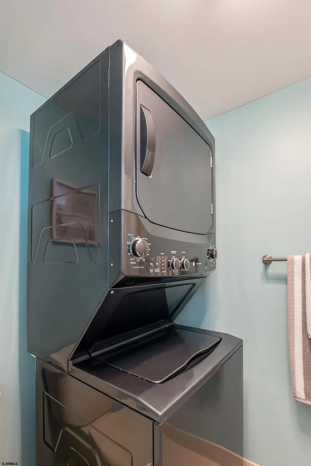 Property Slideshow image 18 of 39 | 3210 dolphin ave # 3210, Northfield, NJ, 08225