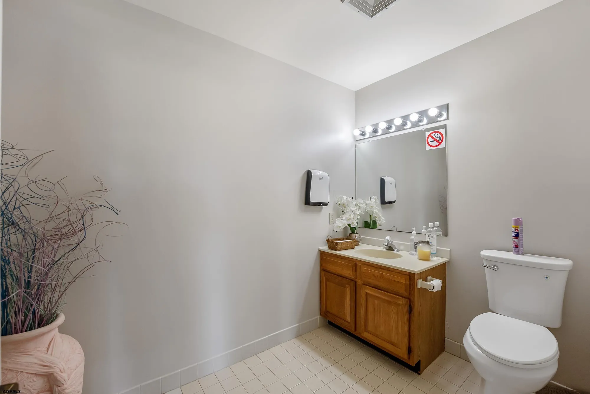 Property Slideshow image 27 of 39 | 3210 dolphin ave # 3210, Northfield, NJ, 08225