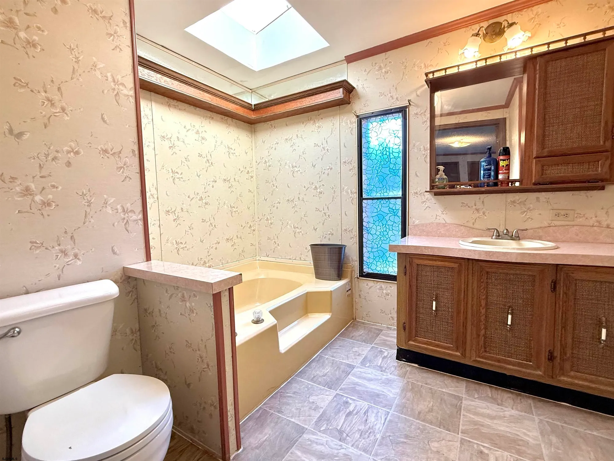 Property Slideshow image 15 of 23 | 14 hickory ln, Mays Landing, NJ, 08330