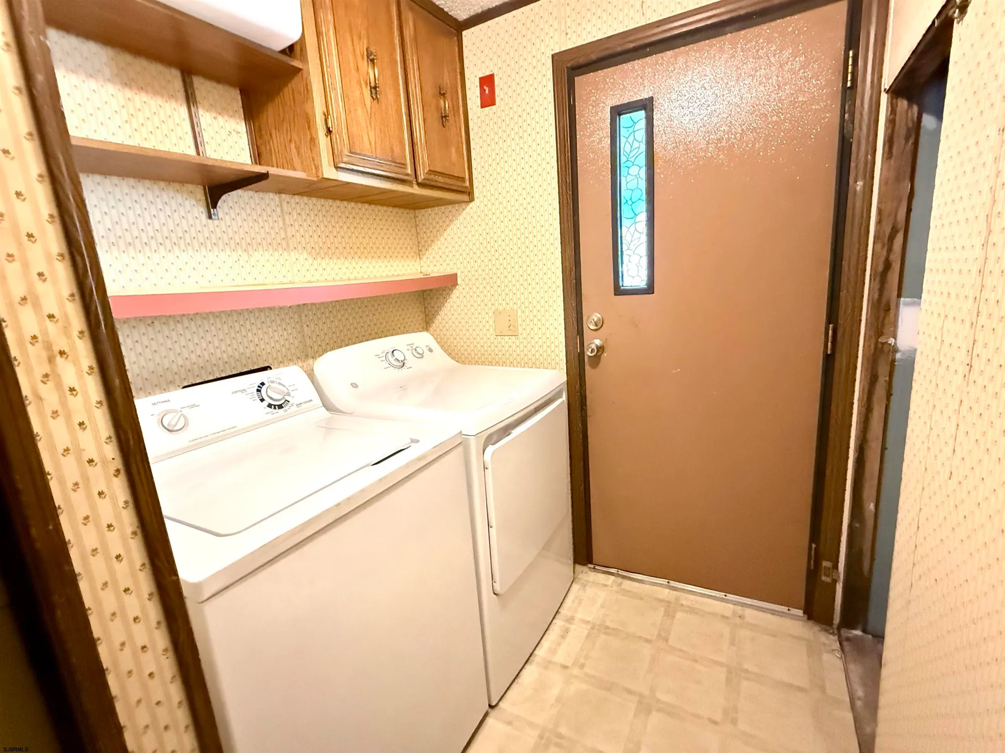 Property Slideshow image 11 of 23 | 14 hickory ln, Mays Landing, NJ, 08330