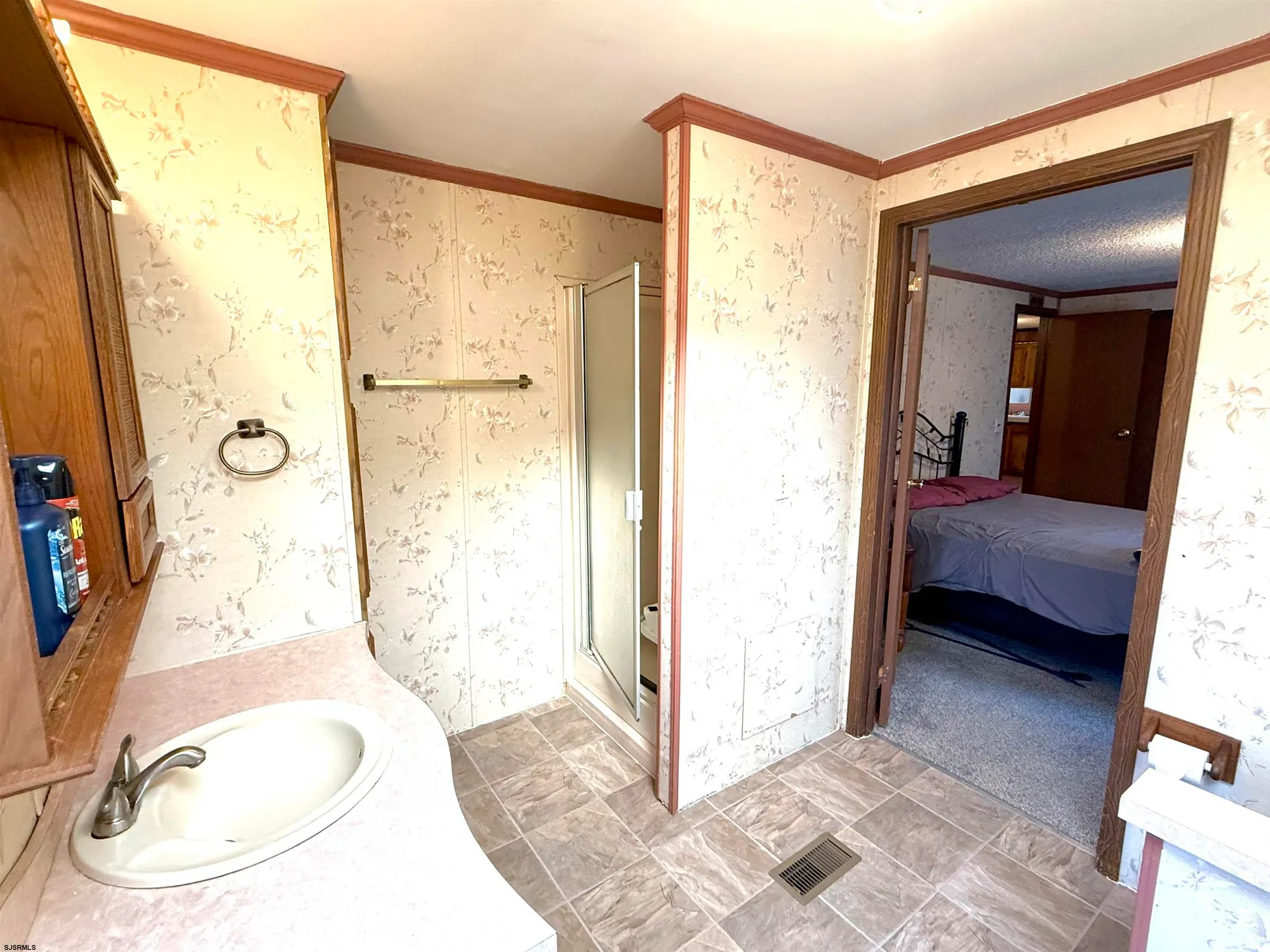 Property Slideshow image 13 of 23 | 14 hickory ln, Mays Landing, NJ, 08330