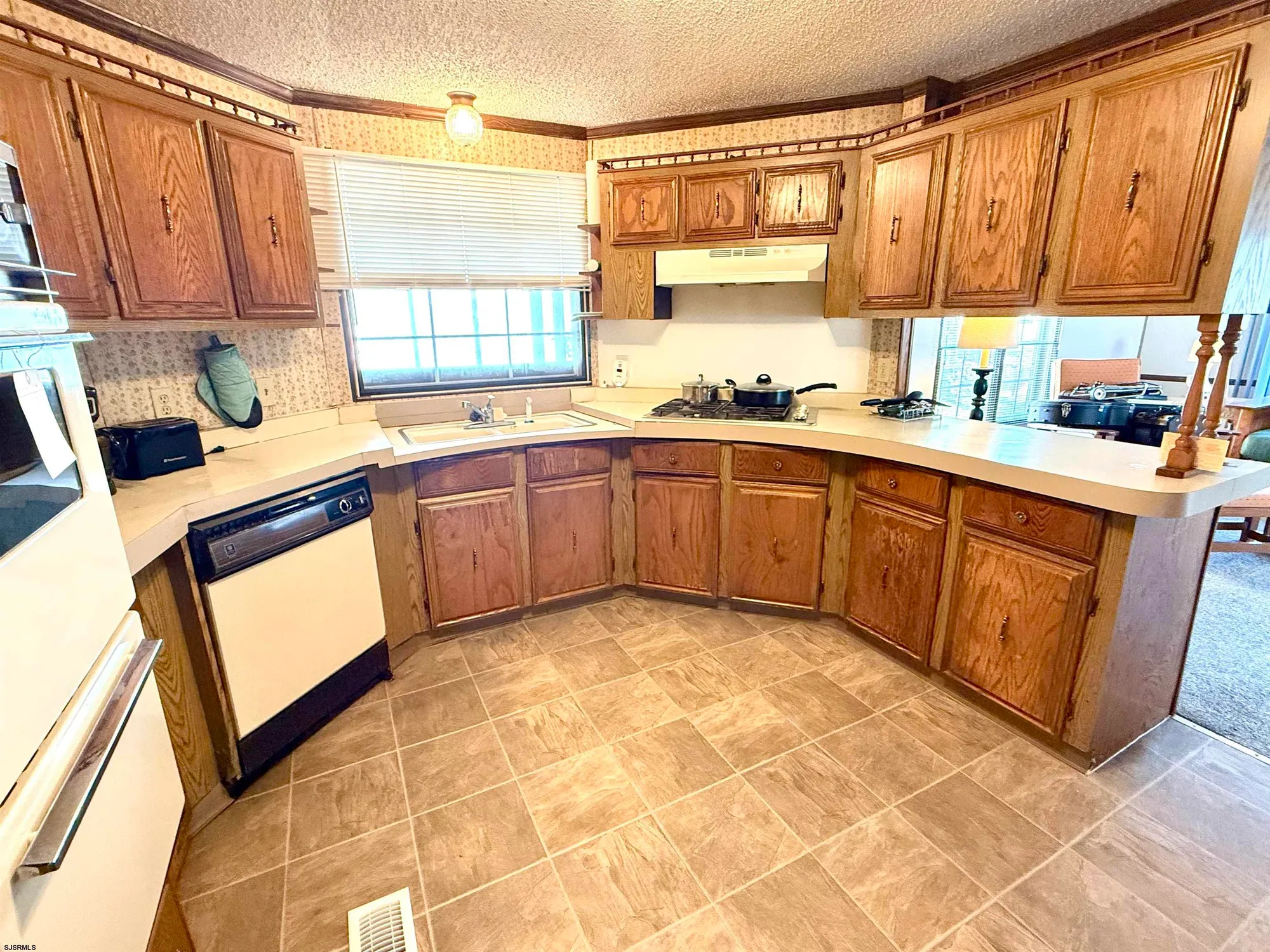 Property Slideshow image 22 of 23 | 14 hickory ln, Mays Landing, NJ, 08330