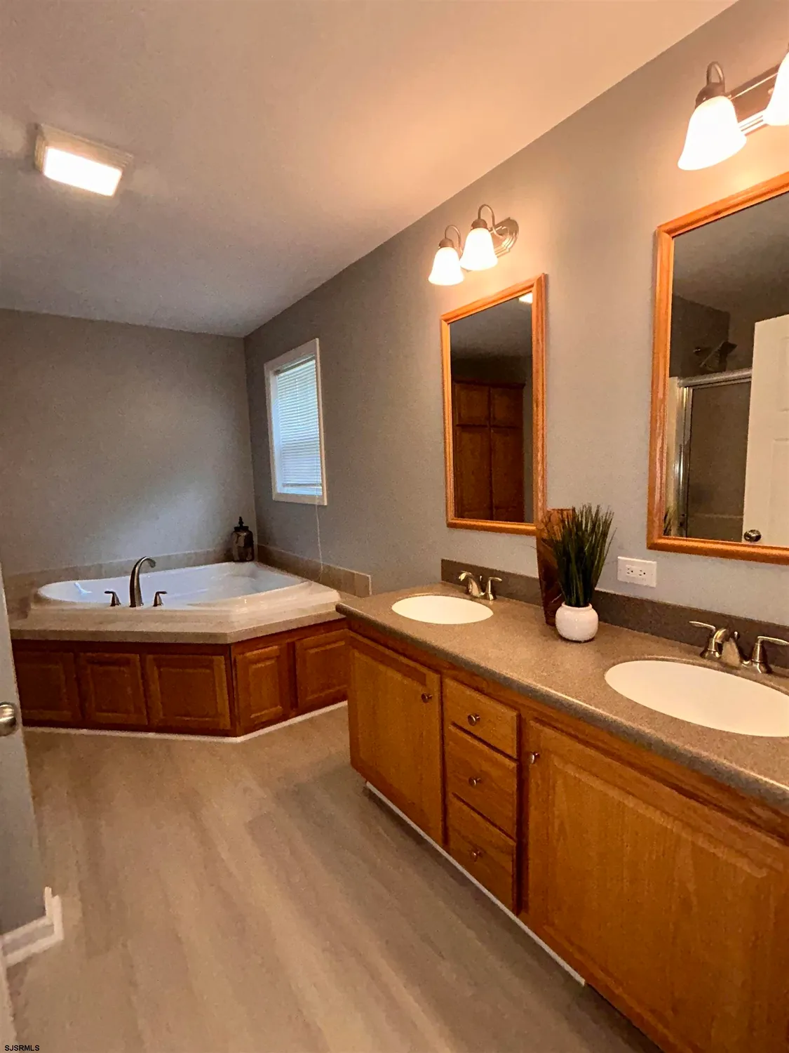 Property Slideshow image 15 of 25 | 80 pinetree ln, Mays Landing, NJ, 08330