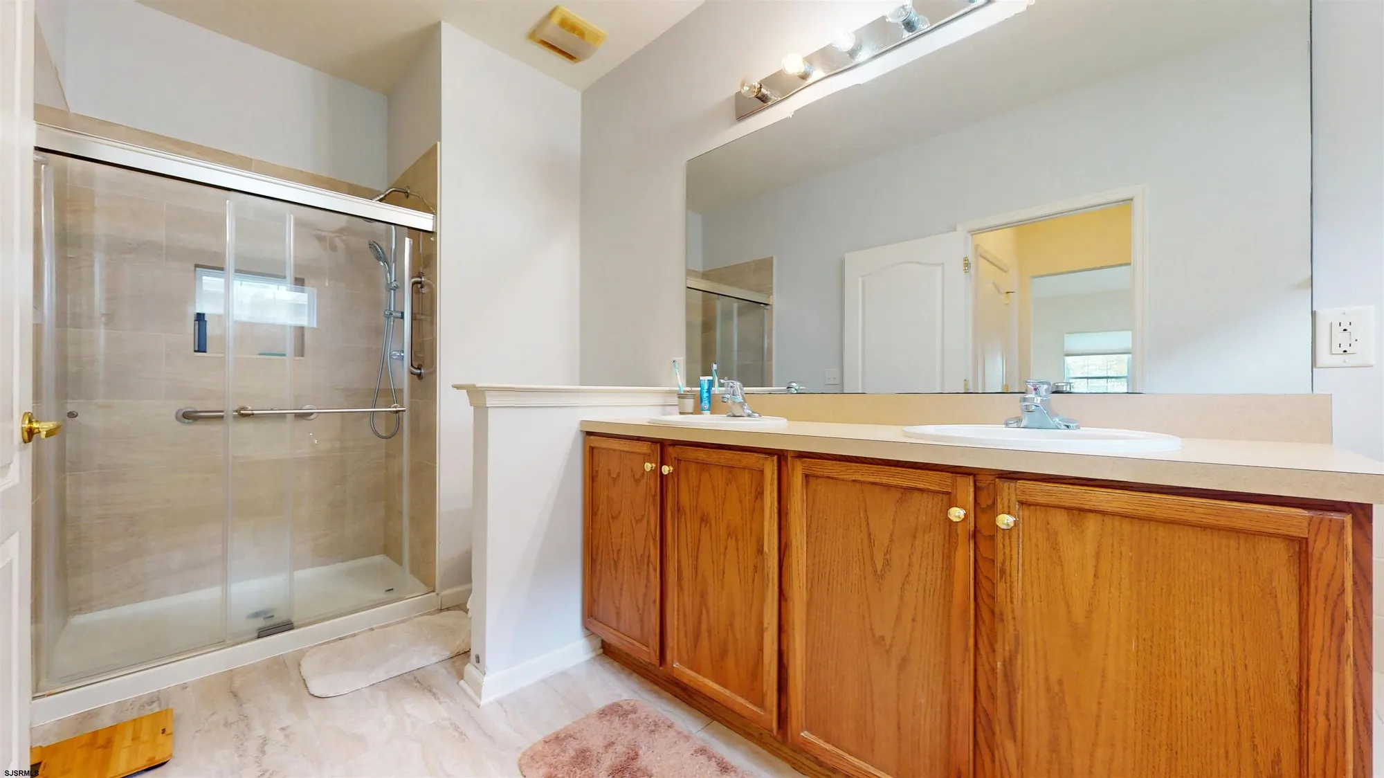 Property Slideshow image 23 of 47 | 61 burnside dr, Egg Harbor Township, NJ, 08234