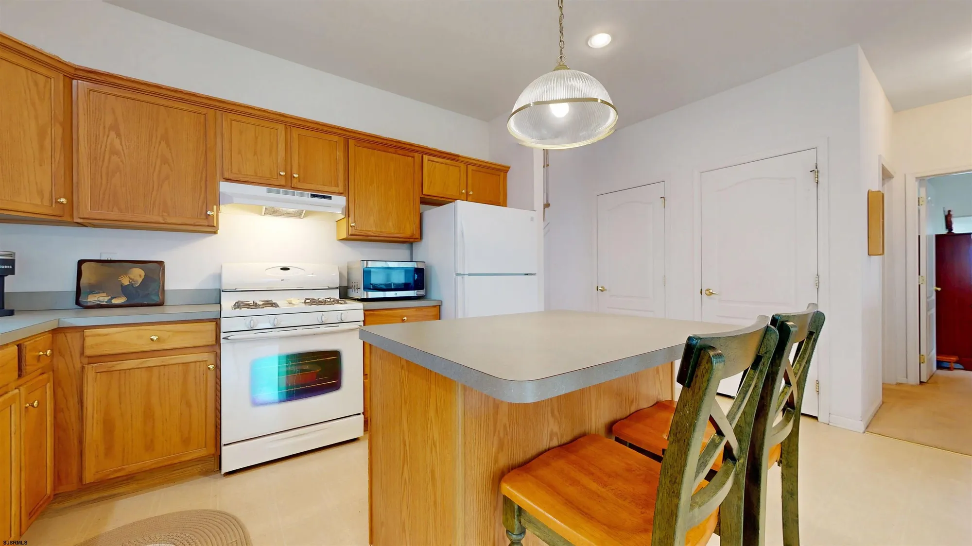 Property Slideshow image 6 of 47 | 61 burnside dr, Egg Harbor Township, NJ, 08234
