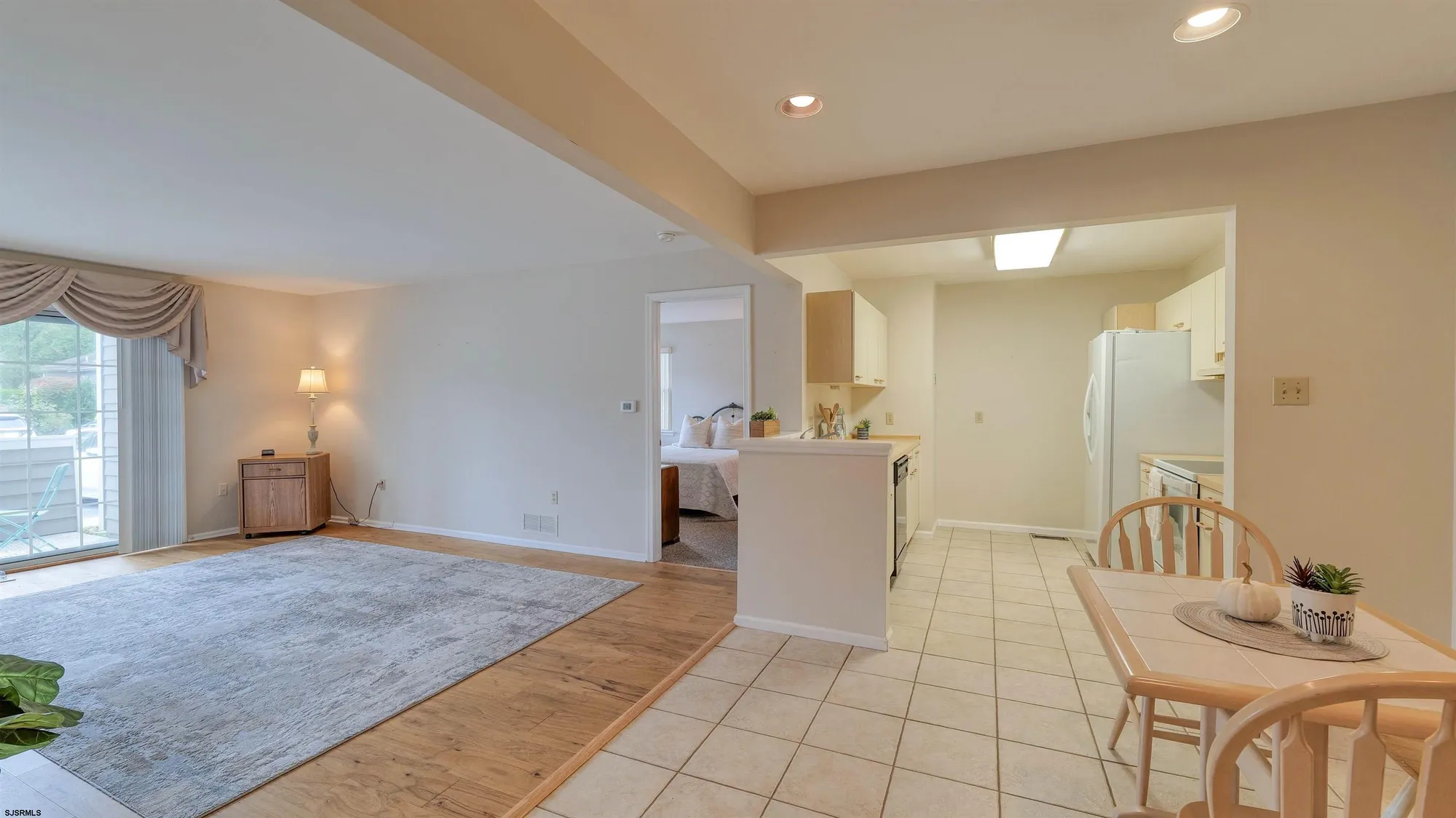 Property Slideshow image 11 of 34 | 550 central ave unit e14, Linwood, NJ, 08221