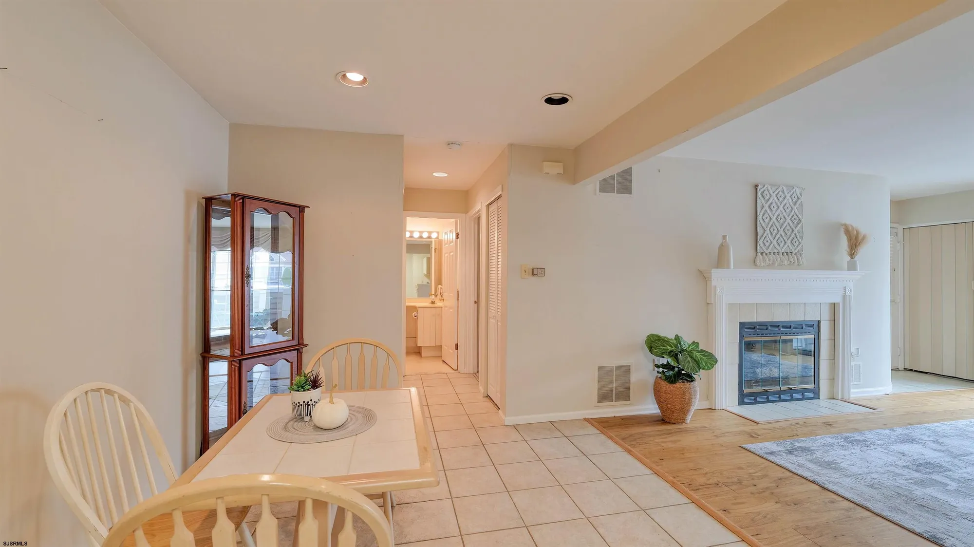 Property Slideshow image 12 of 34 | 550 central ave unit e14, Linwood, NJ, 08221