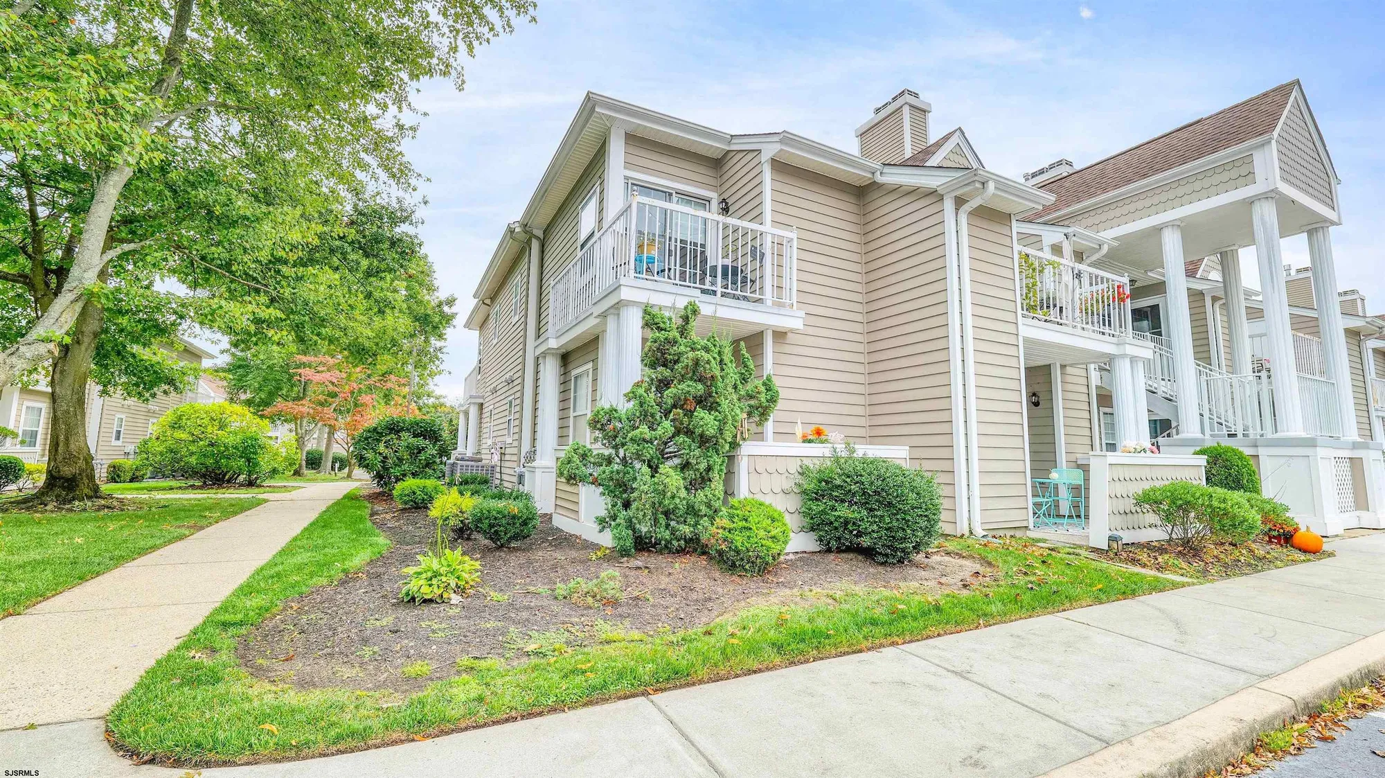 Property Slideshow image 3 of 34 | 550 central ave unit e14, Linwood, NJ, 08221