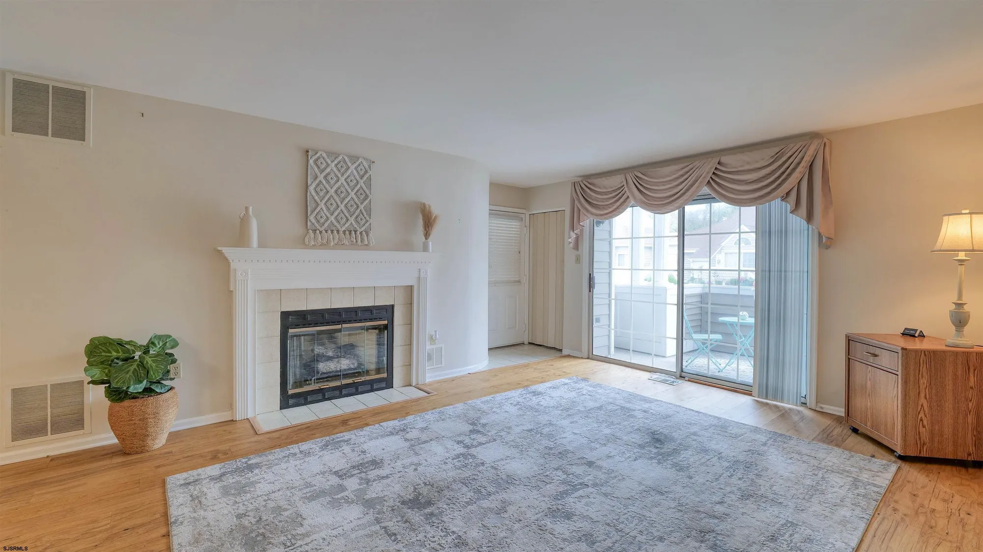 Property Slideshow image 6 of 34 | 550 central ave unit e14, Linwood, NJ, 08221