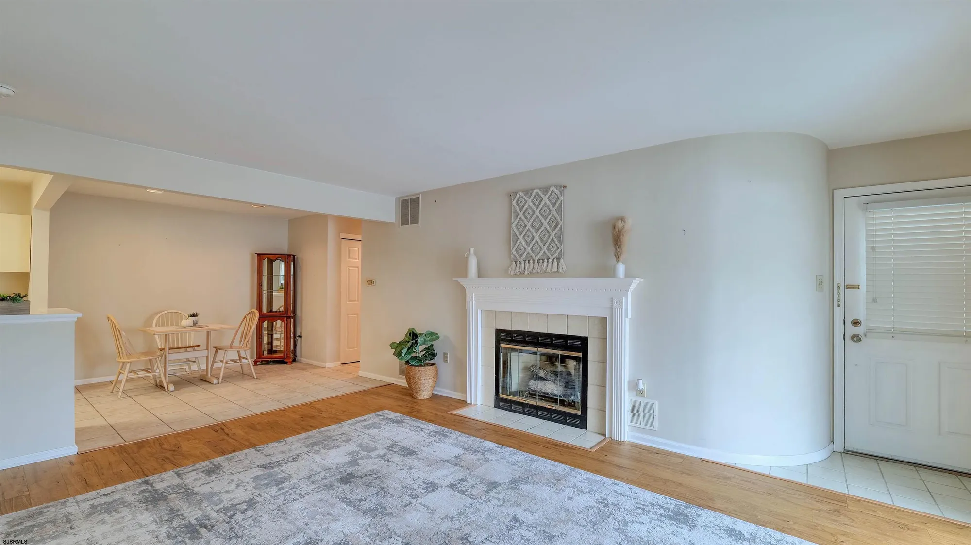 Property Slideshow image 7 of 34 | 550 central ave unit e14, Linwood, NJ, 08221
