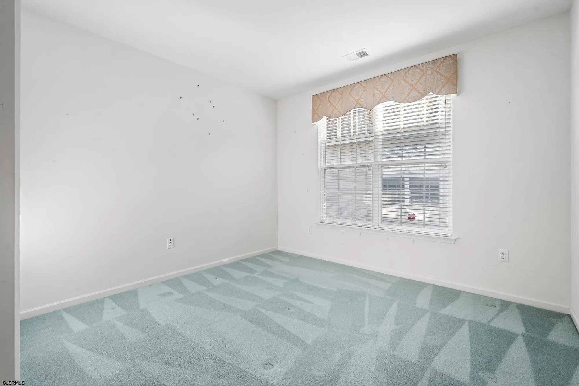 Property Slideshow image 18 of 26 | 9 wicklow ter, Galloway, NJ, 08205