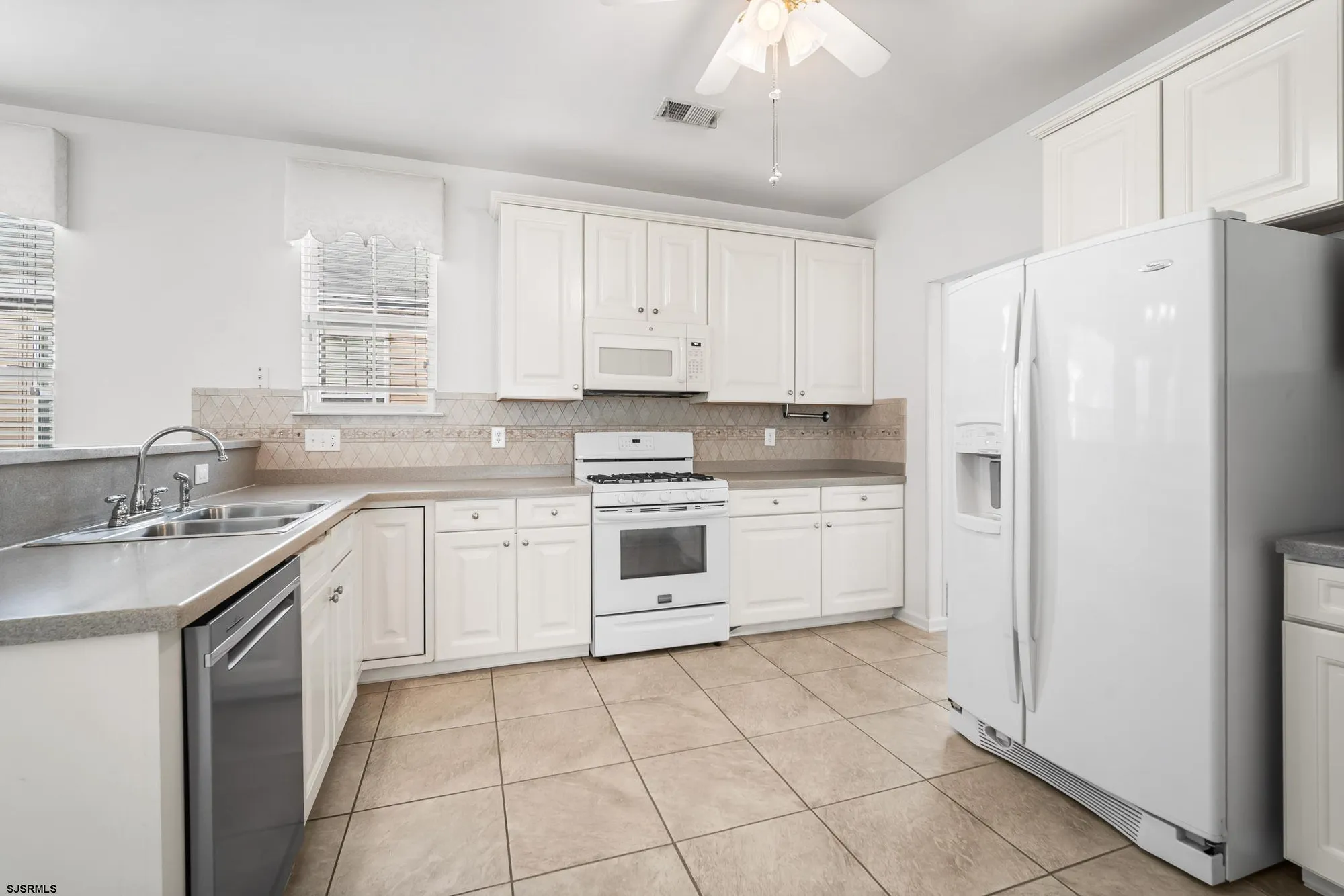 Property Slideshow image 8 of 26 | 9 wicklow ter, Galloway, NJ, 08205