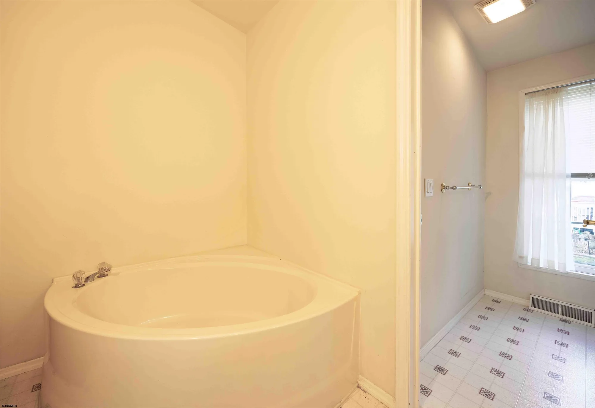 Property Slideshow image 27 of 31 | 7 laurel ct, Mays Landing, NJ, 08330