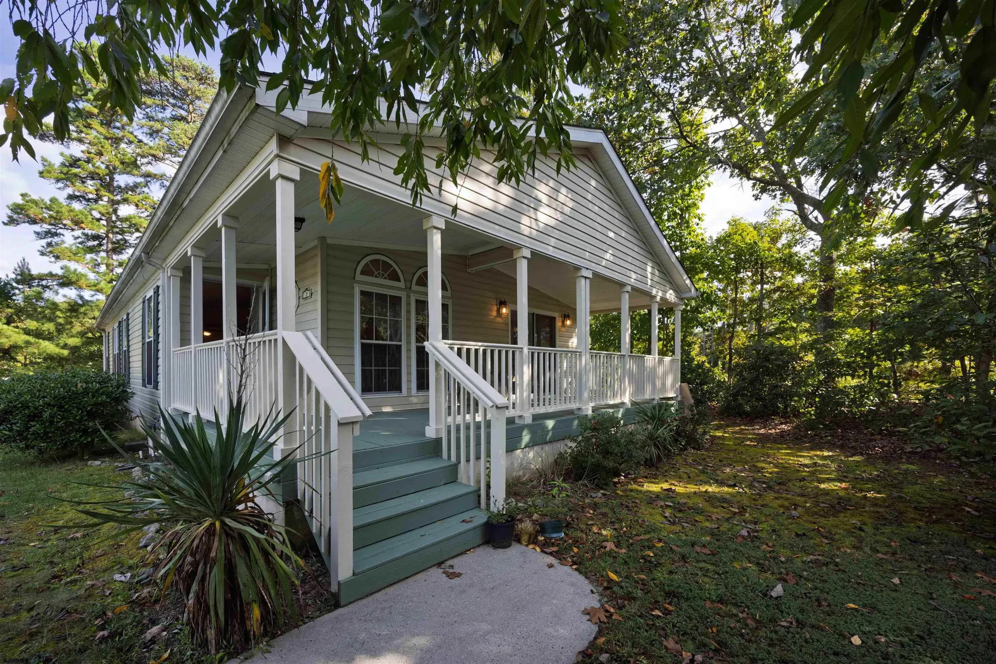 Property Slideshow image 3 of 31 | 7 laurel ct, Mays Landing, NJ, 08330