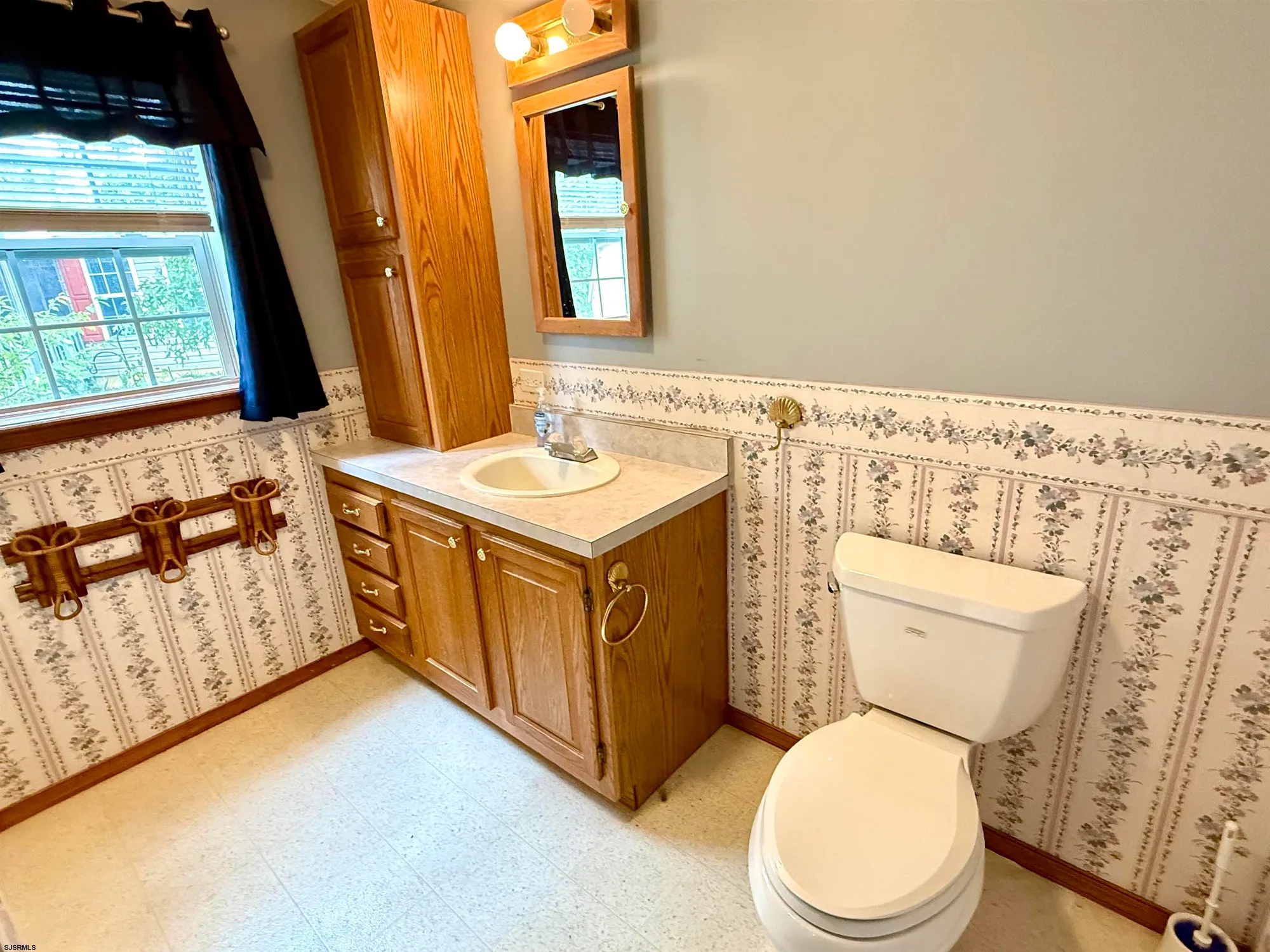 Property Slideshow image 19 of 29 | 7 cottonwood ct, Mays Landing, NJ, 08330