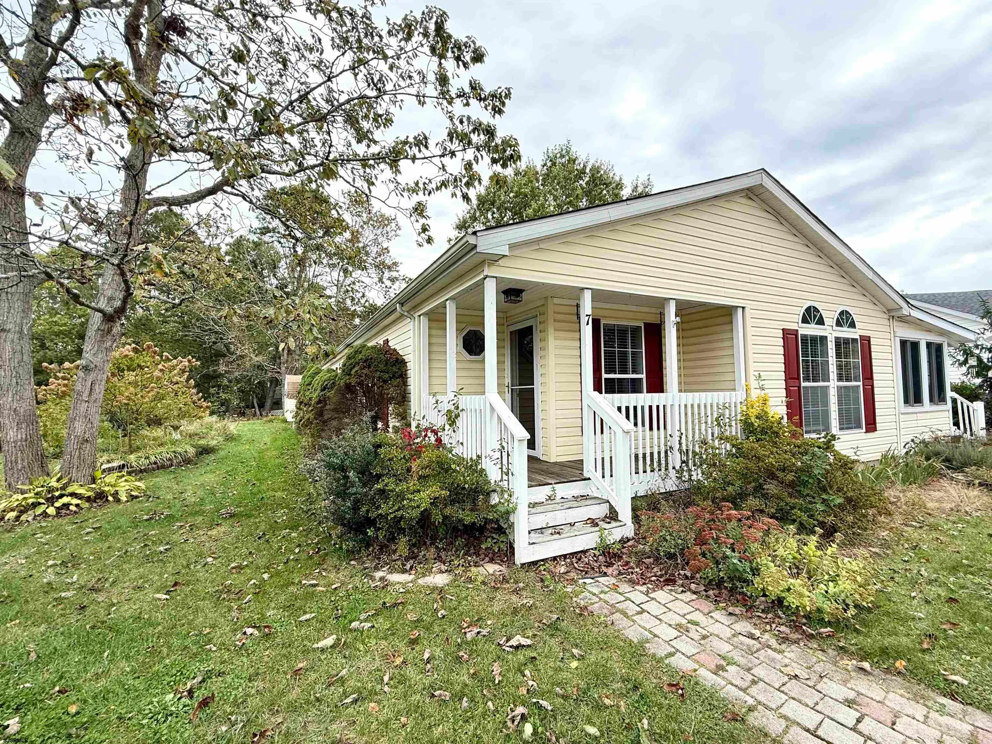 Property Slideshow image 2 of 29 | 7 cottonwood ct, Mays Landing, NJ, 08330