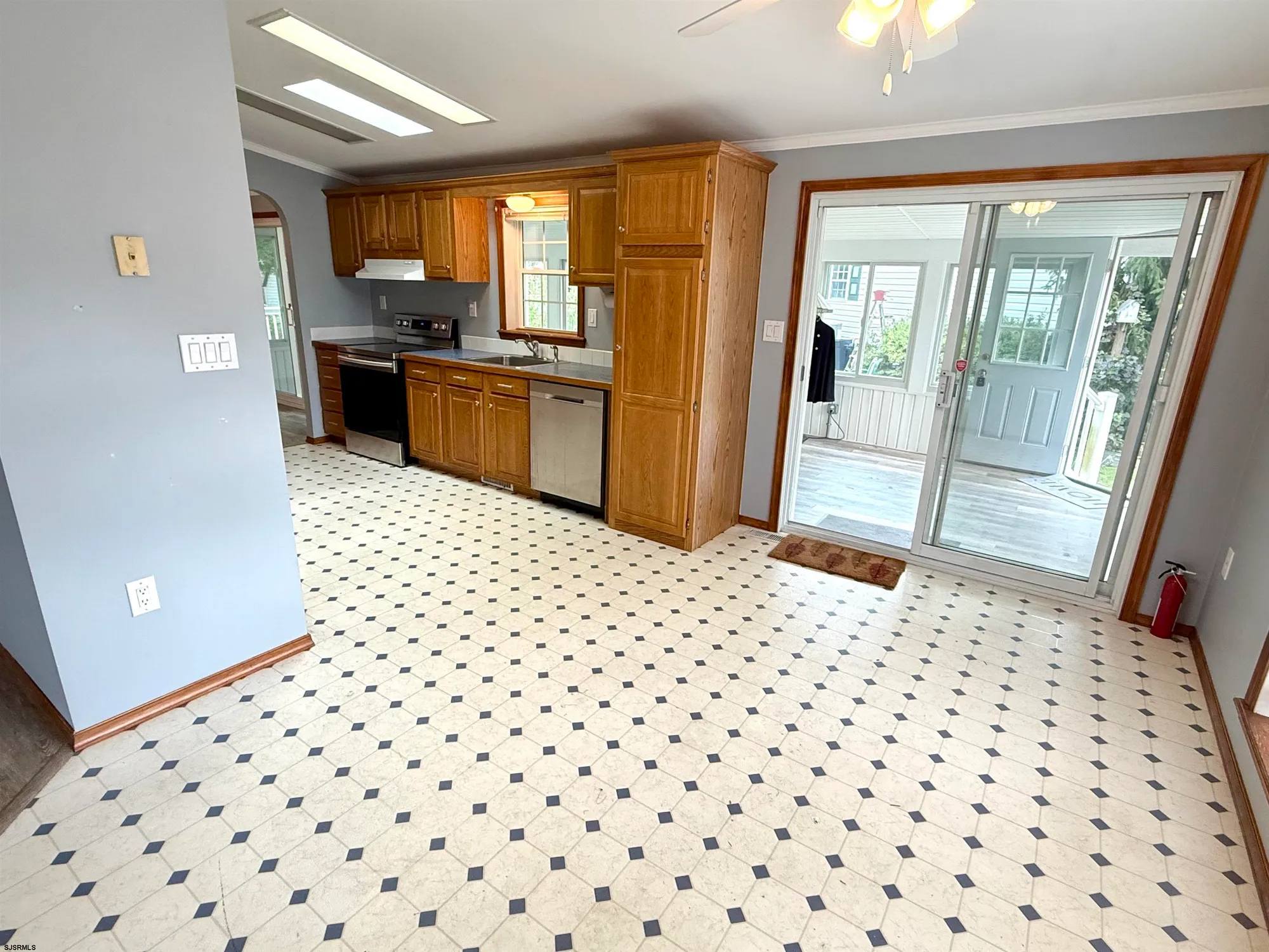 Property Slideshow image 8 of 29 | 7 cottonwood ct, Mays Landing, NJ, 08330