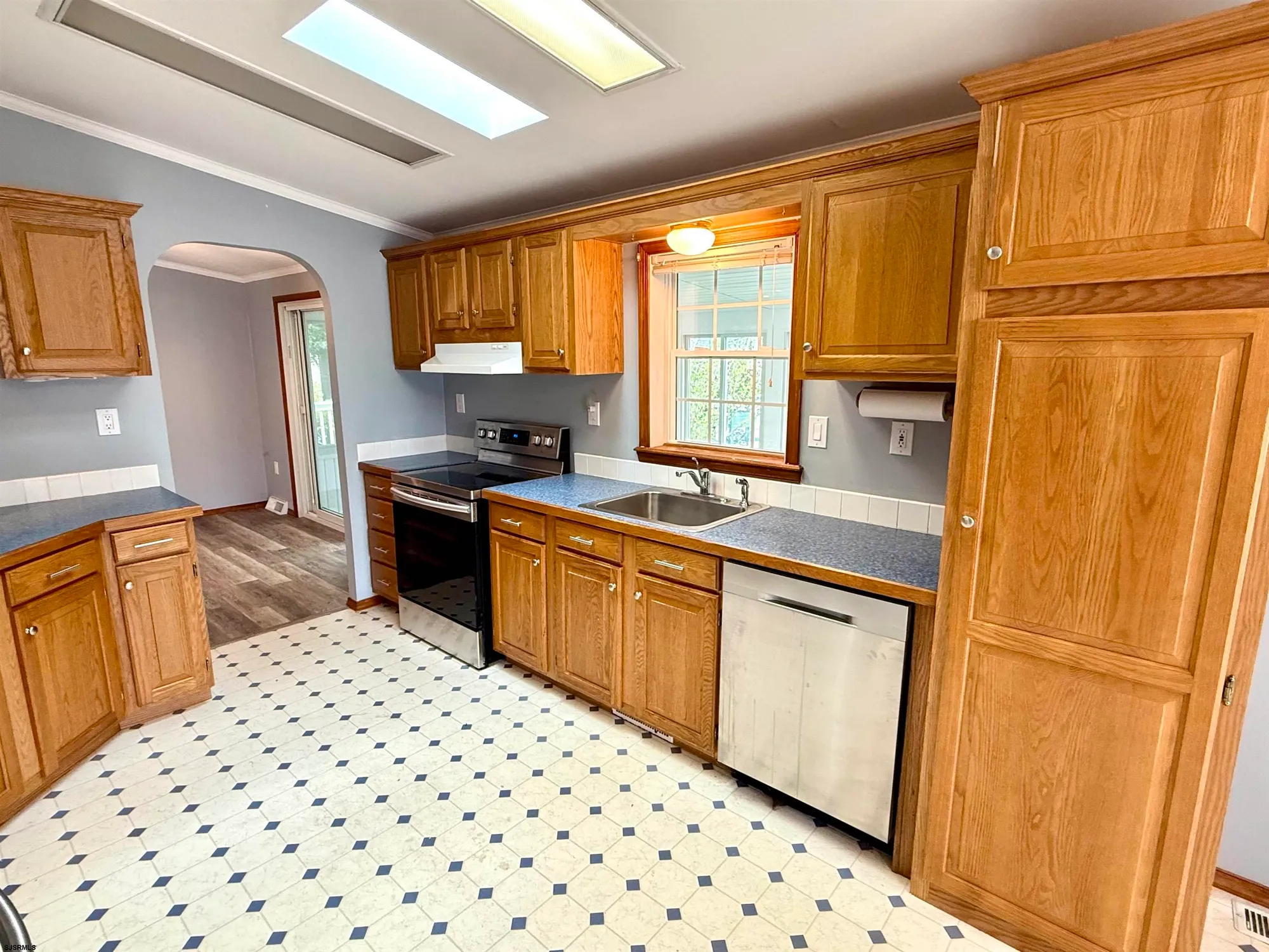 Property Slideshow image 9 of 29 | 7 cottonwood ct, Mays Landing, NJ, 08330