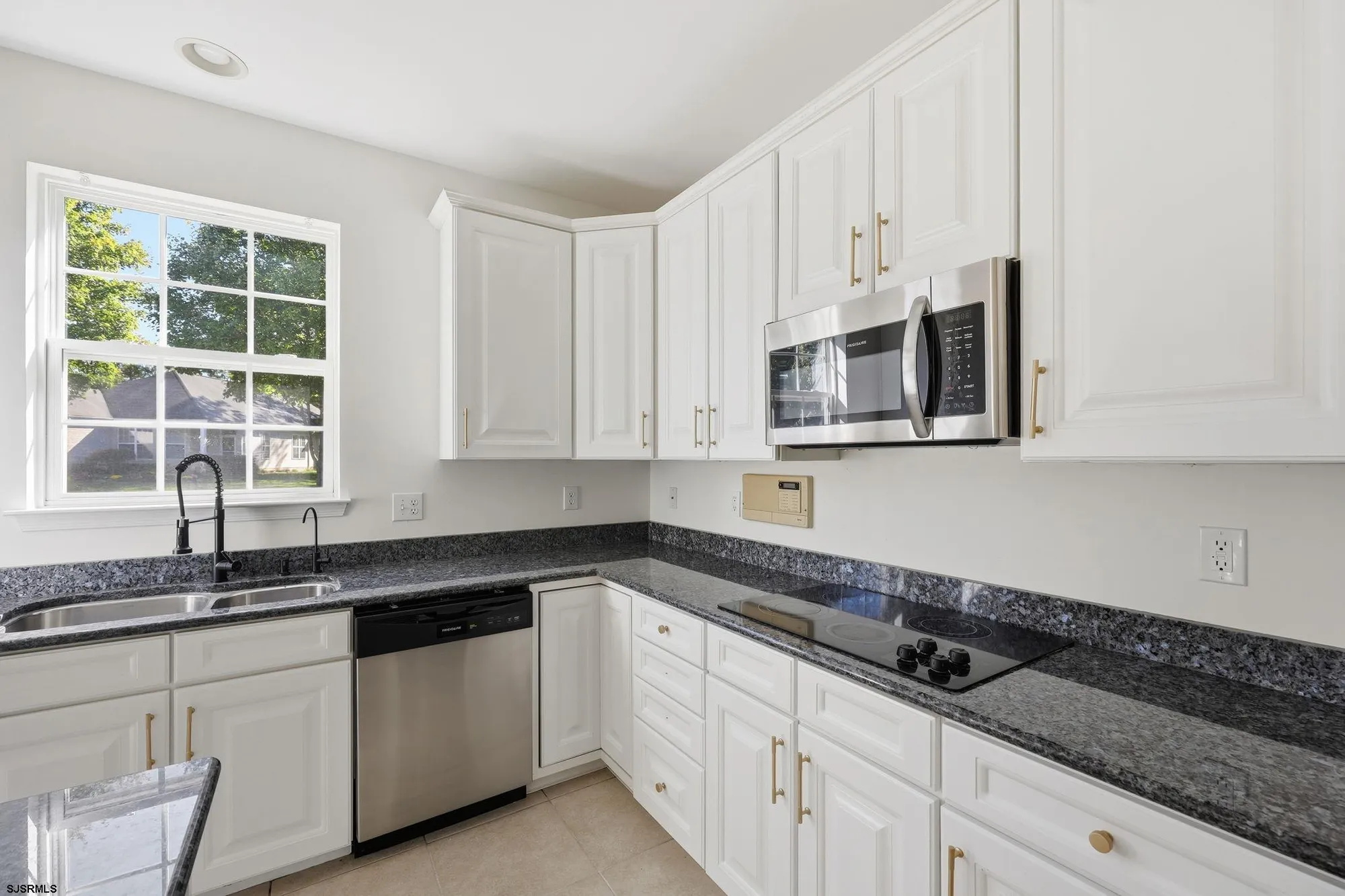 Property Slideshow image 8 of 40 | 207 tipperary pl, Galloway, NJ, 08205