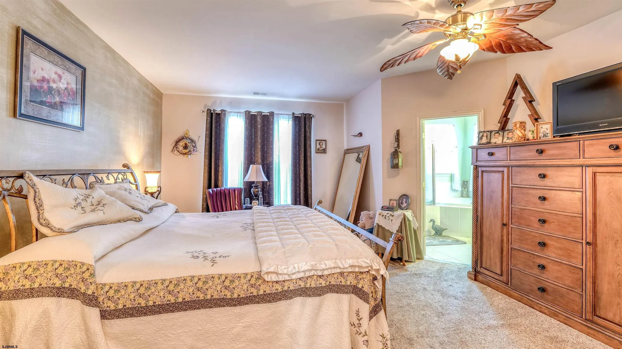 Property Slideshow image 15 of 27 | 569 chatham way, Galloway, NJ, 08205