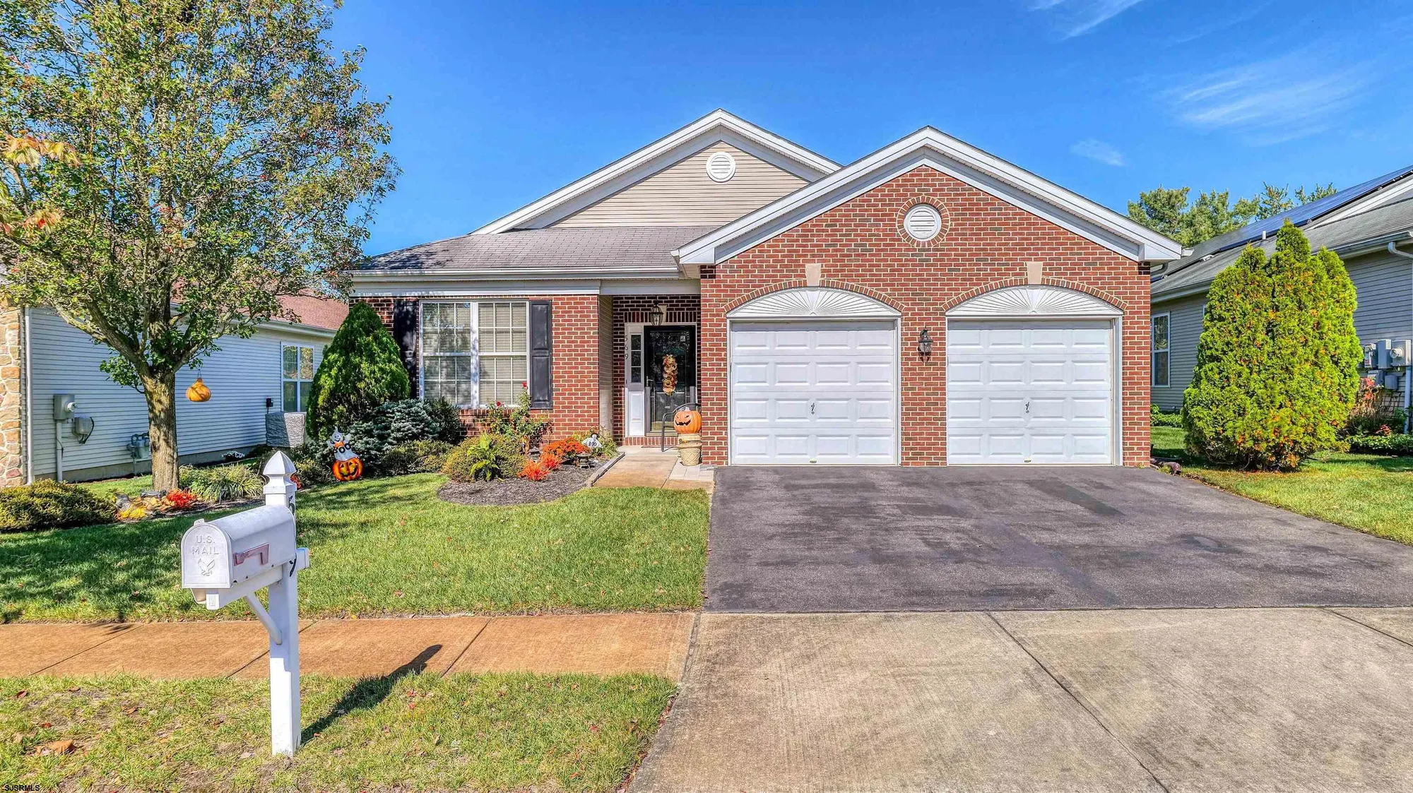 Property Slideshow image 2 of 27 | 569 chatham way, Galloway, NJ, 08205