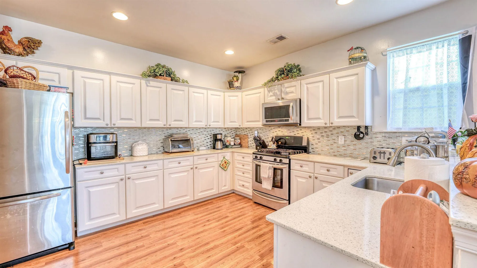Property Slideshow image 10 of 27 | 569 chatham way, Galloway, NJ, 08205