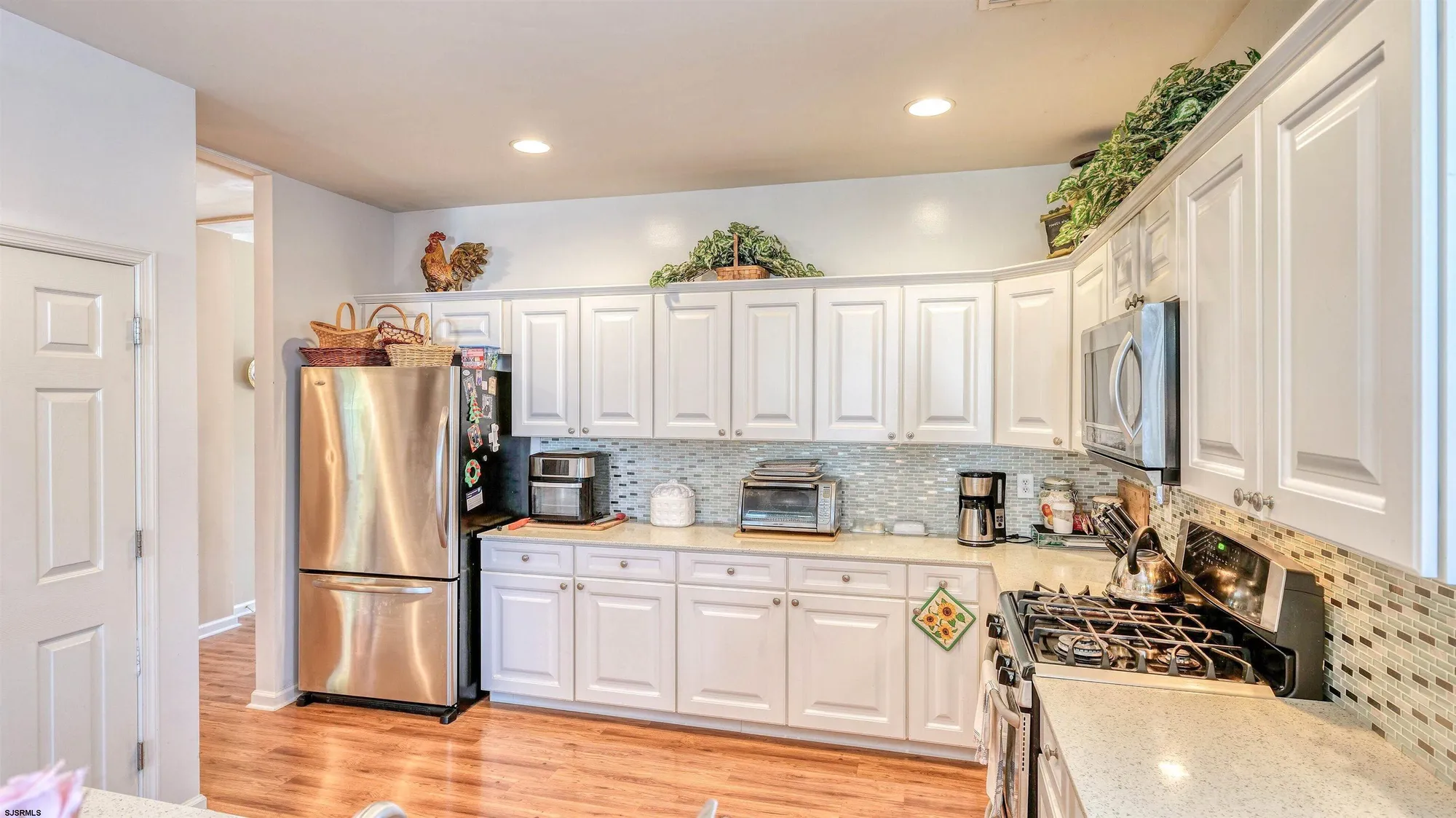 Property Slideshow image 11 of 27 | 569 chatham way, Galloway, NJ, 08205